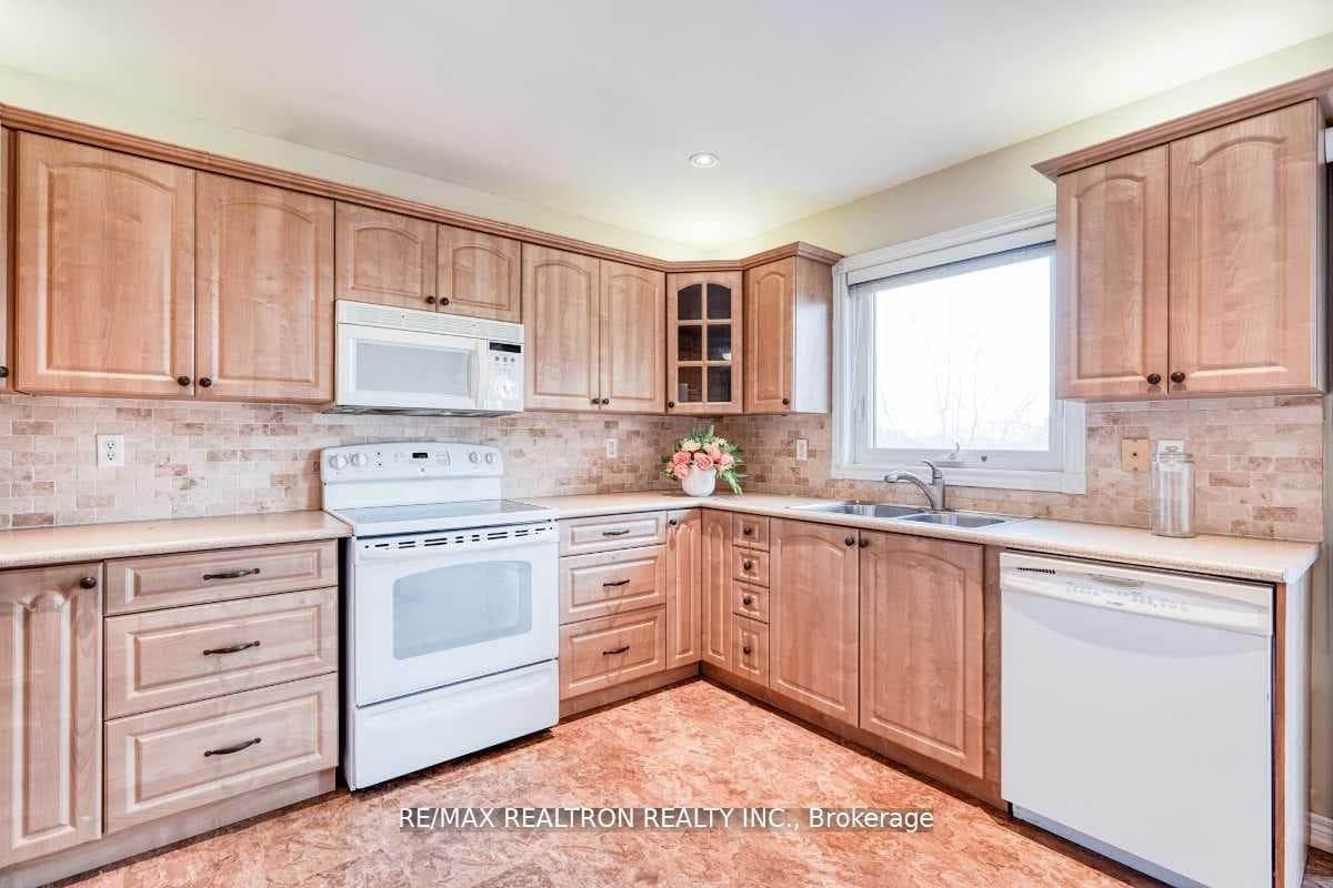 59 Metcalfe Drive photo 14