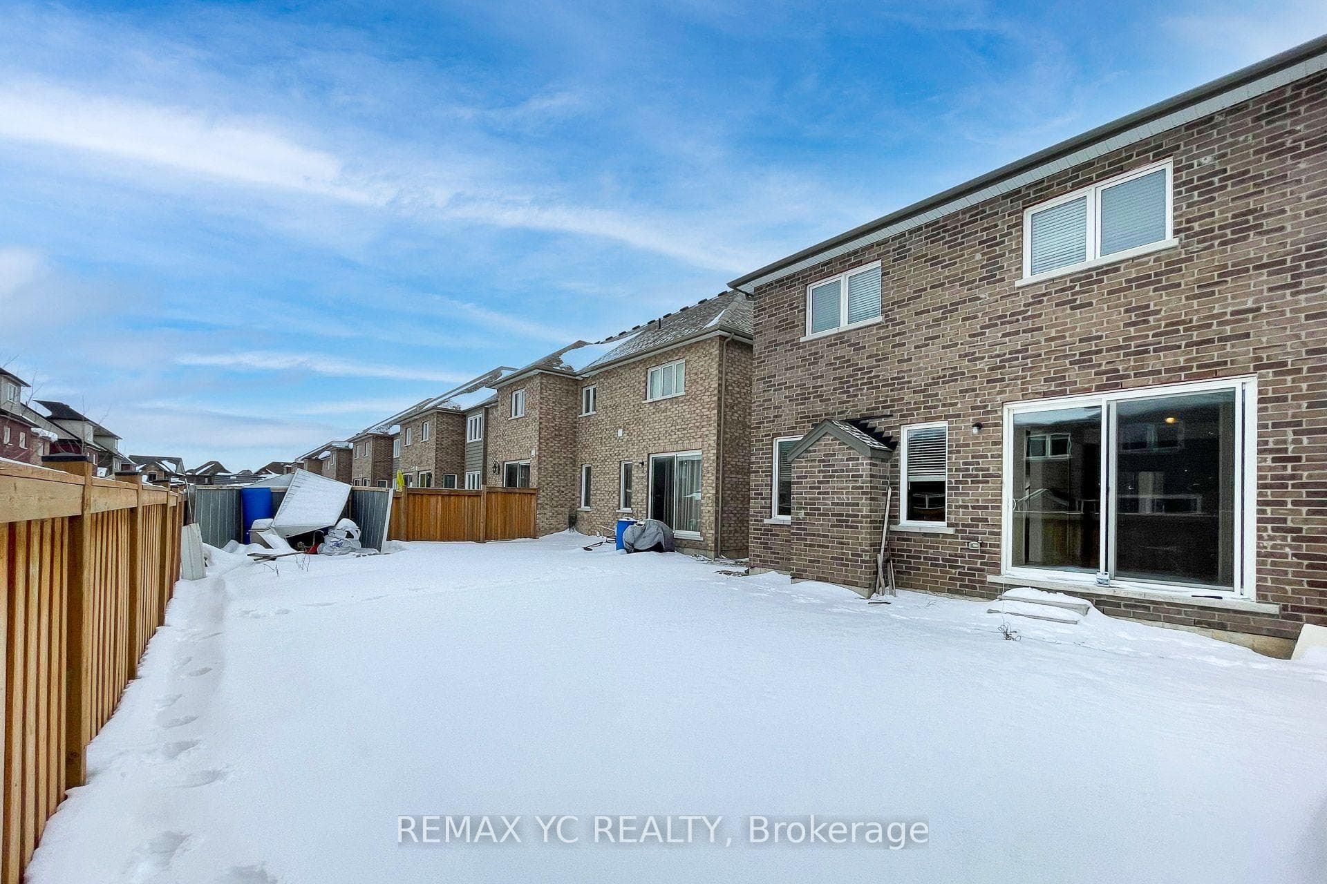 56 Walker Boulevard photo 39