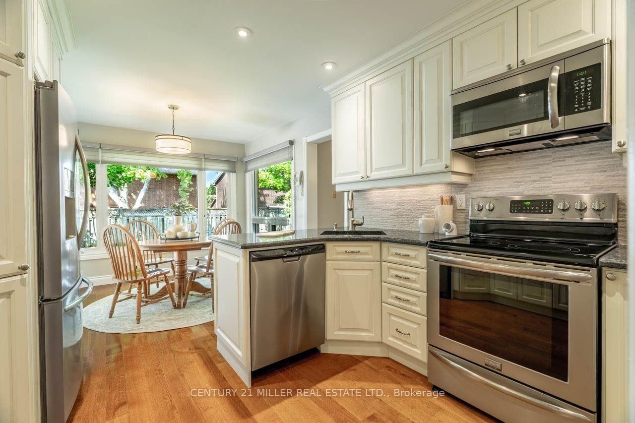 176 Willow Lane photo 9