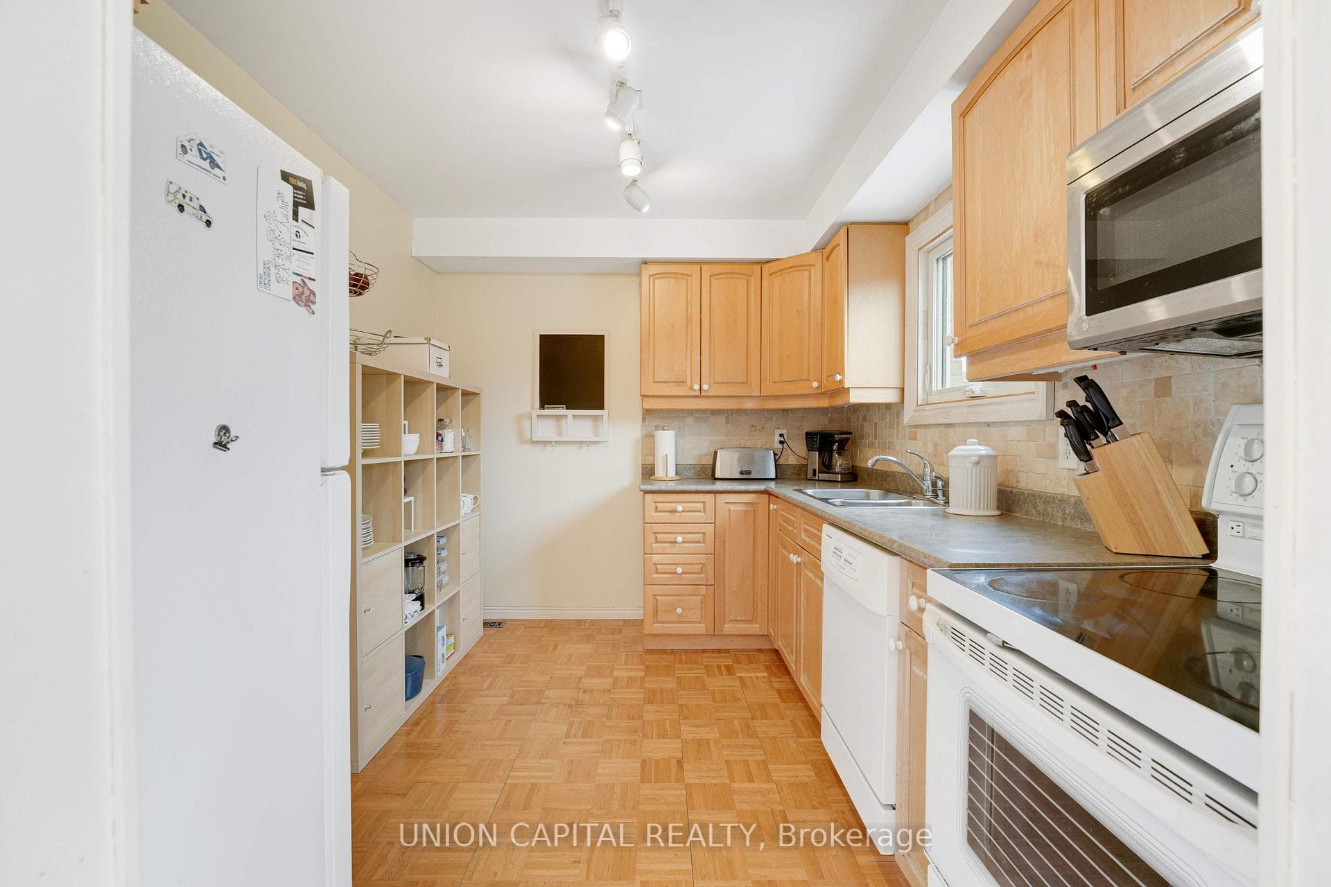 73 HUMPHREY Drive photo 11