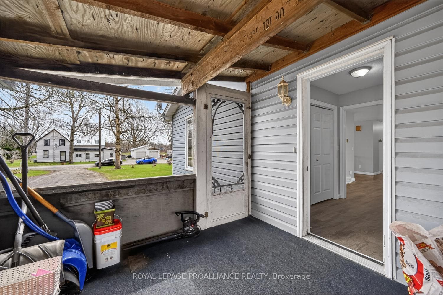 8100 Amelia Street photo 37