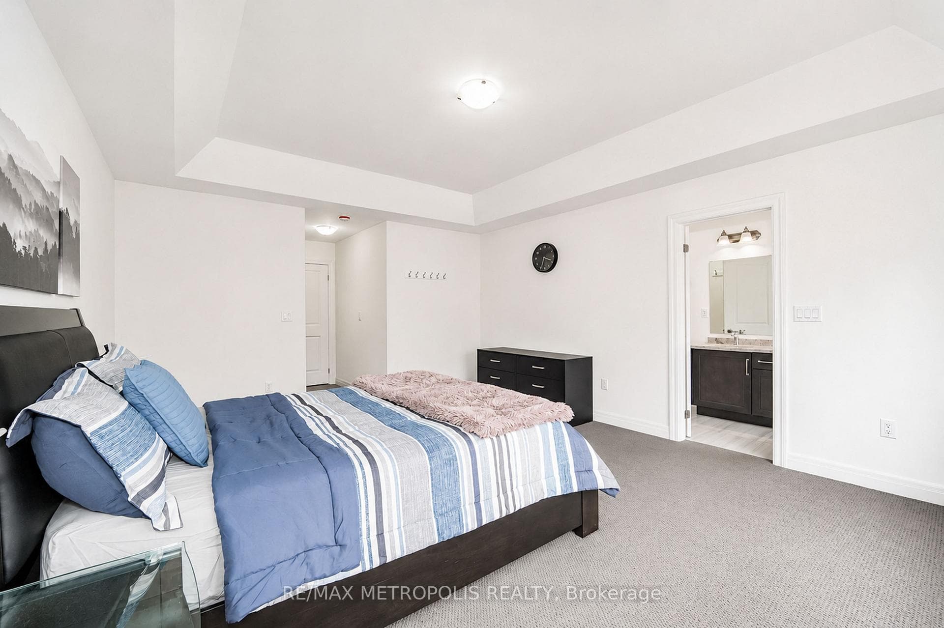 98 Laing Drive photo 36