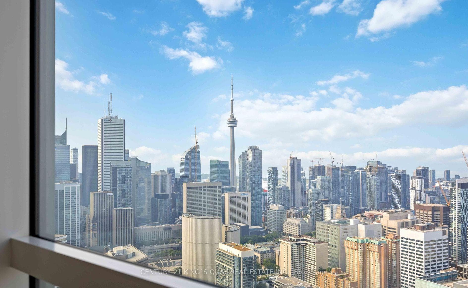 386 Yonge Street Unit 5610 photo 8