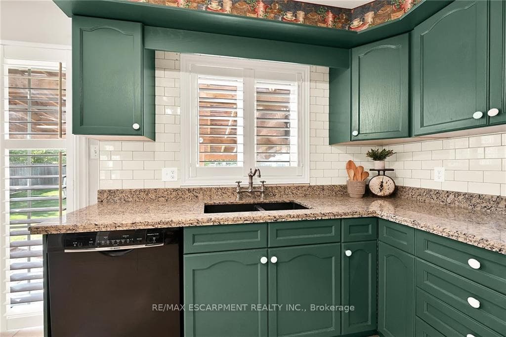 15 Caledonia Avenue photo 13