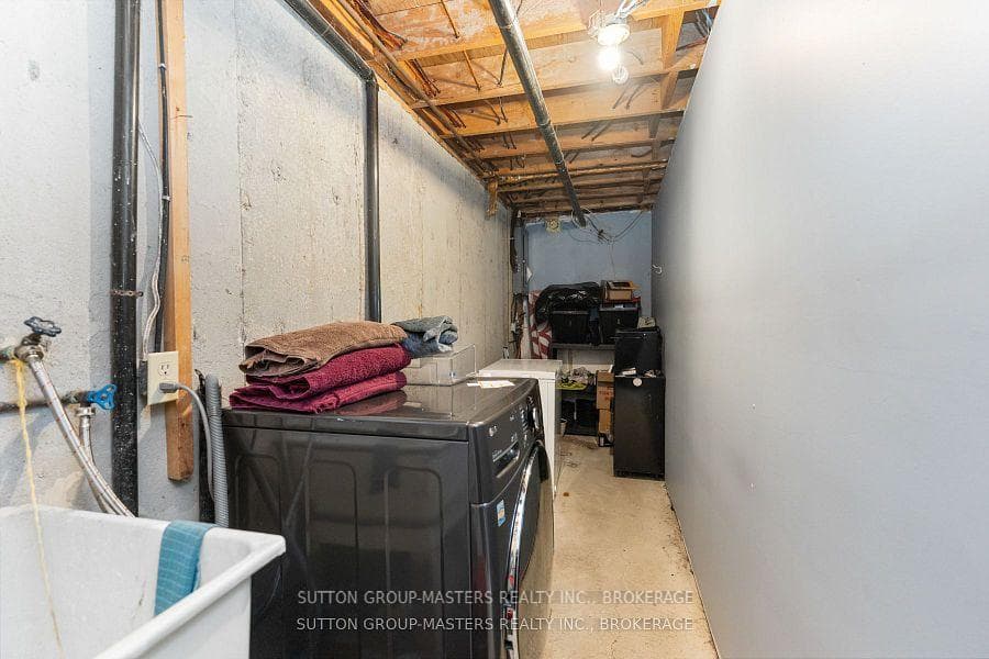 19 MacPherson Avenue Unit 28 photo 35