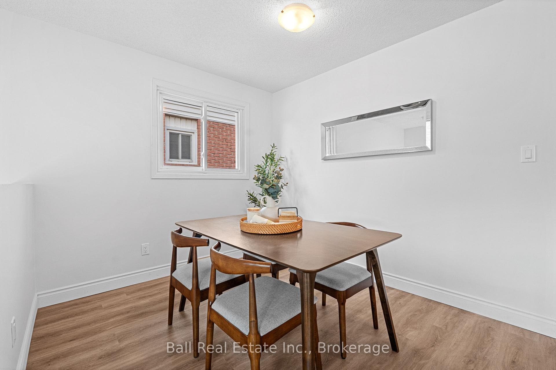 774 Mountain Ash Road photo 15