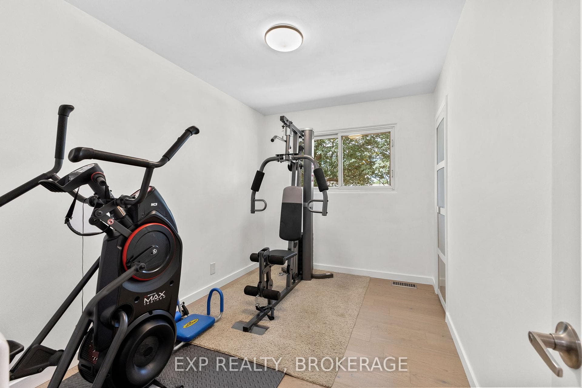 1502 Farnsworth Avenue photo 21