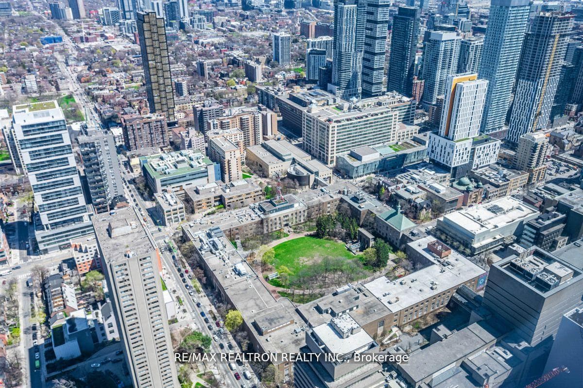 388 Yonge Street Unit 6404 photo 25