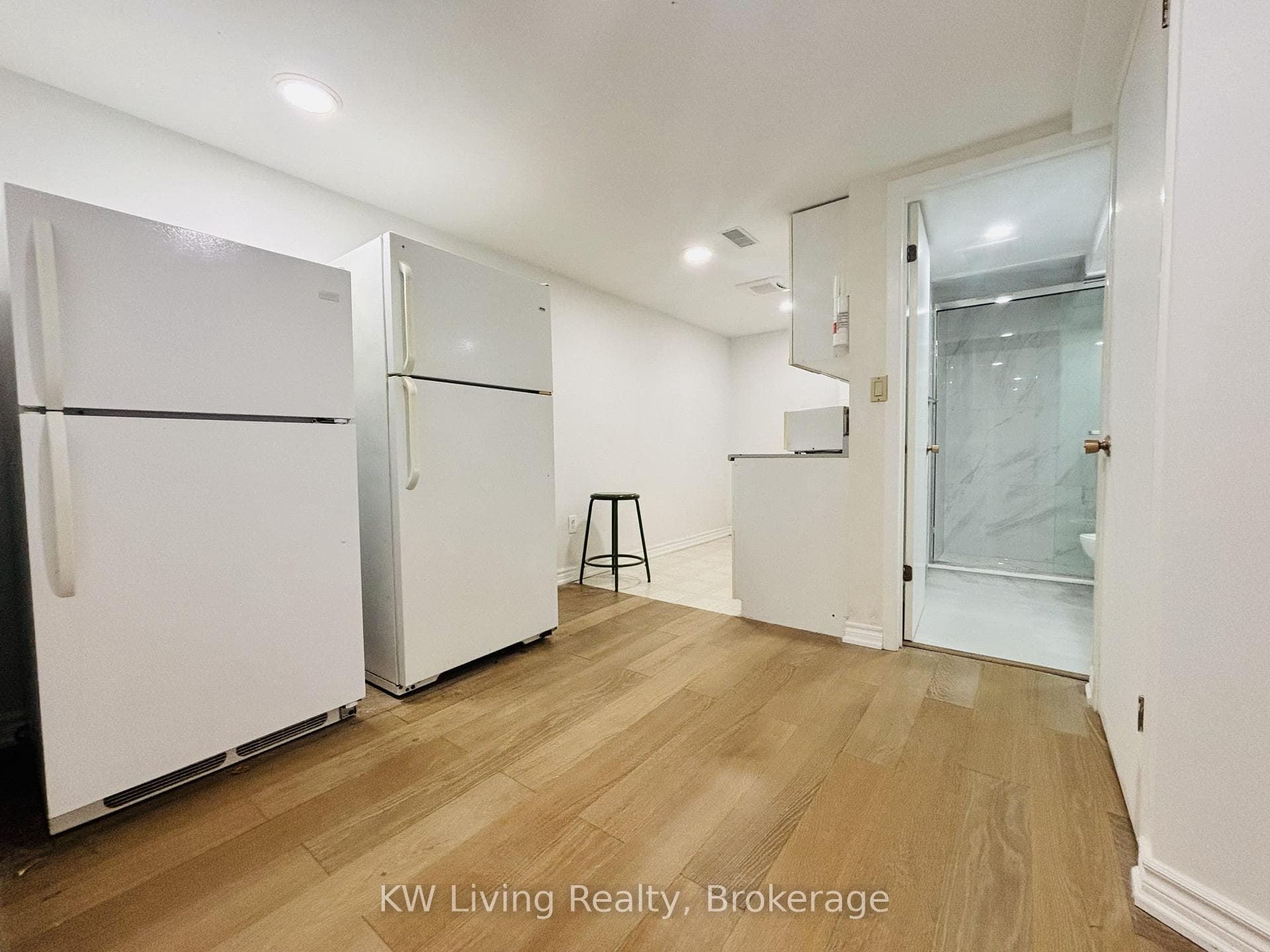 28 Pergola Road Unit Basement photo 6