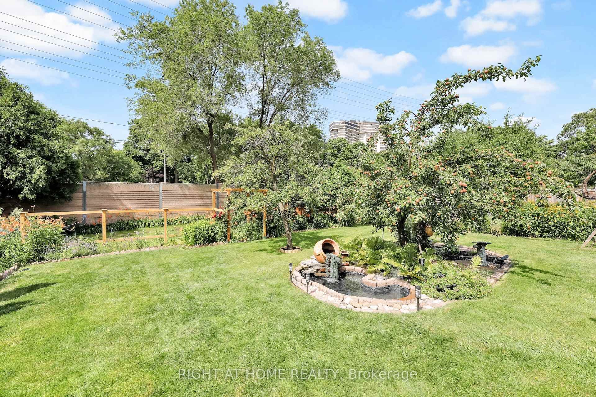 1369 Tyneburn Crescent photo 37