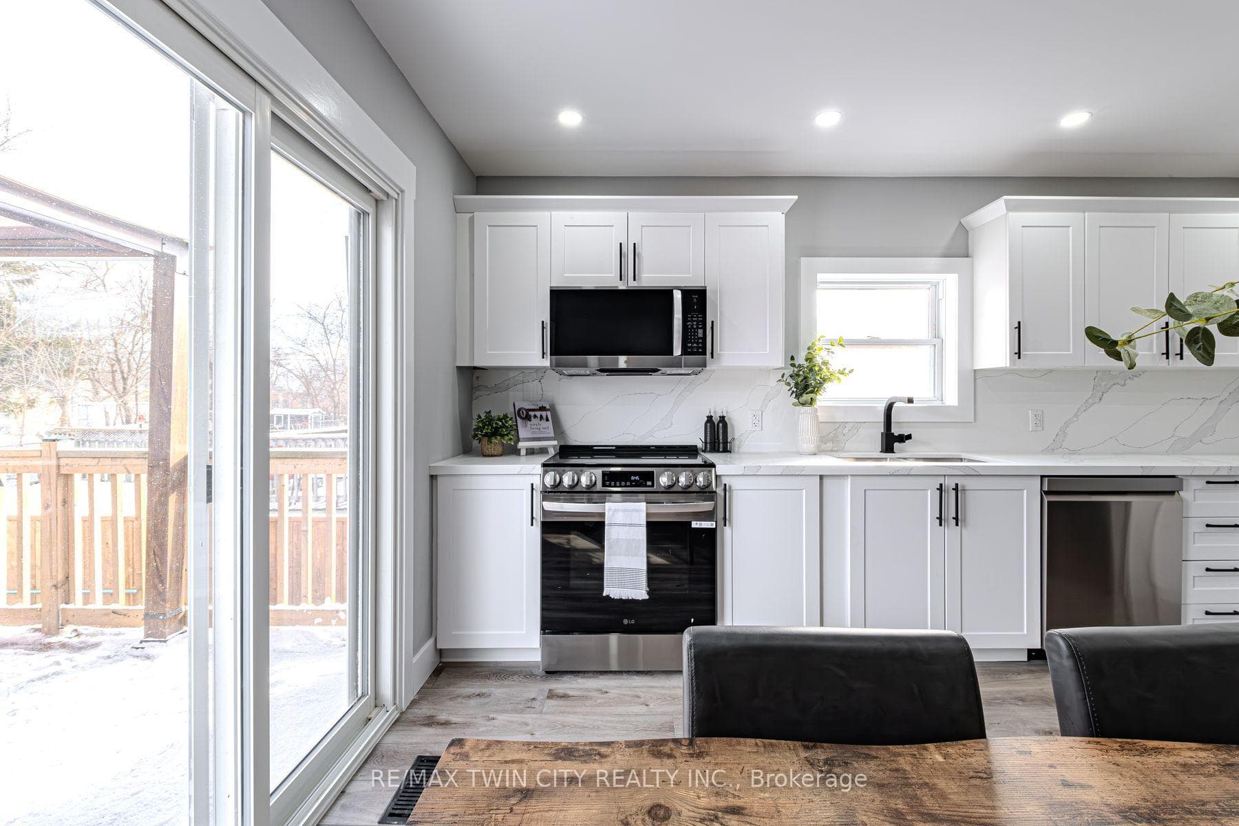 227 Charing Cross Street photo 18