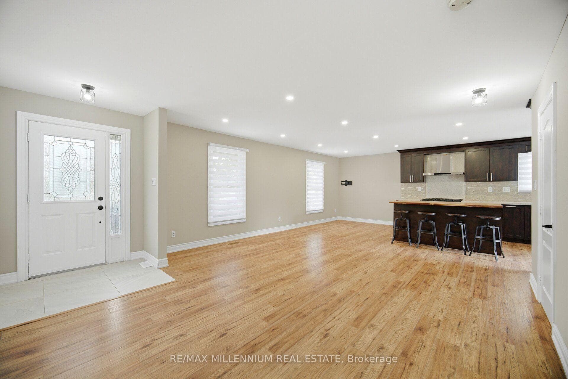 16 Brenda Boulevard photo 10
