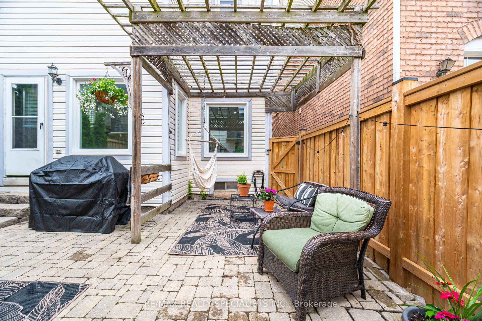 154 Roxton Road photo 40