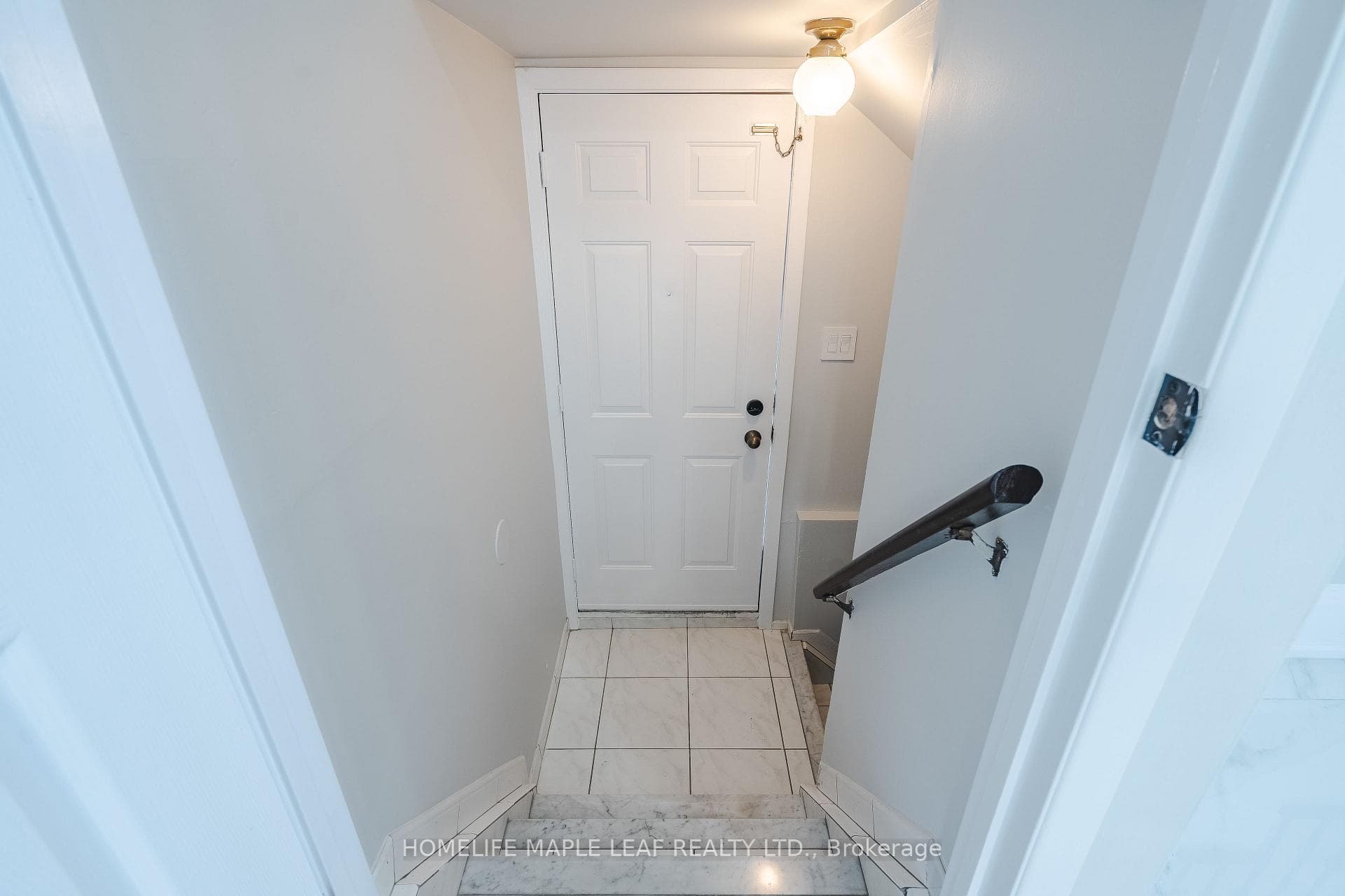 42 Puritan Court photo 33