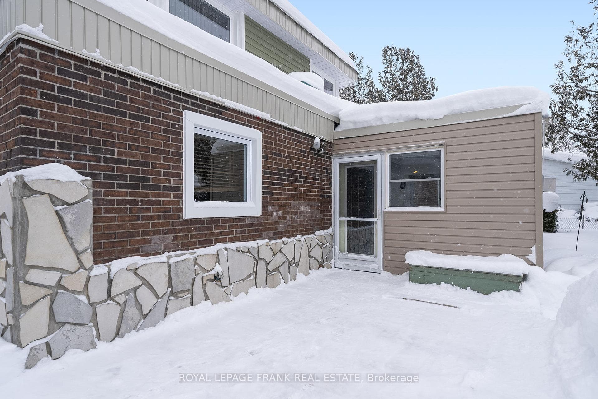 26 Richard Avenue photo 38
