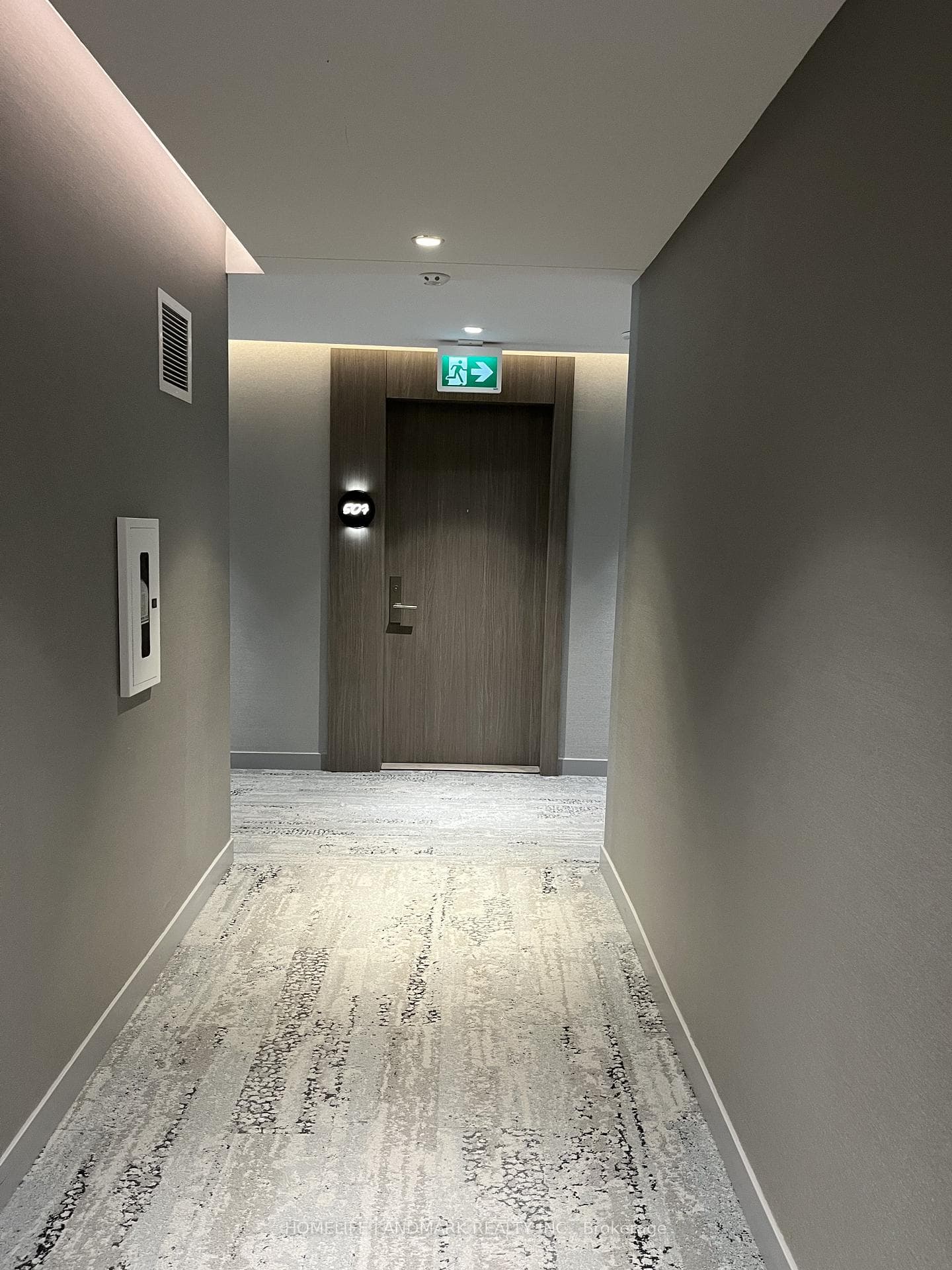 161 Roehampton Avenue Unit 507 photo 3