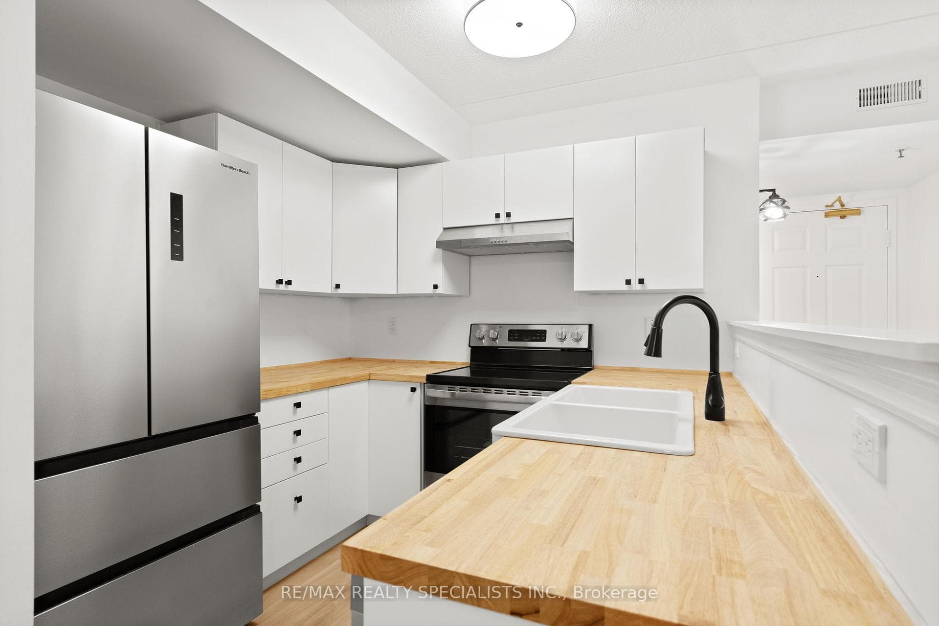 1479 Maple Avenue Unit 304 photo 6