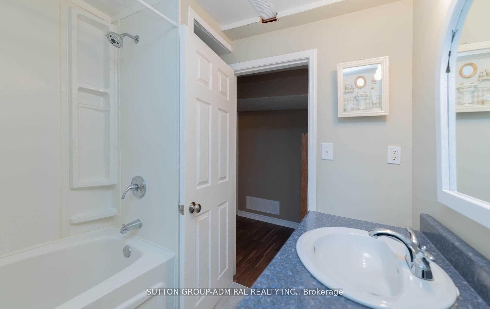 199 Country Lane photo 9