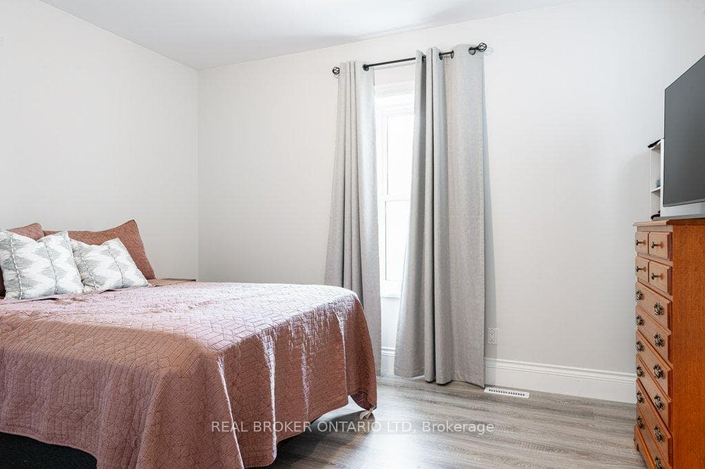 43802 Hullett McKillop Primary Bedroom