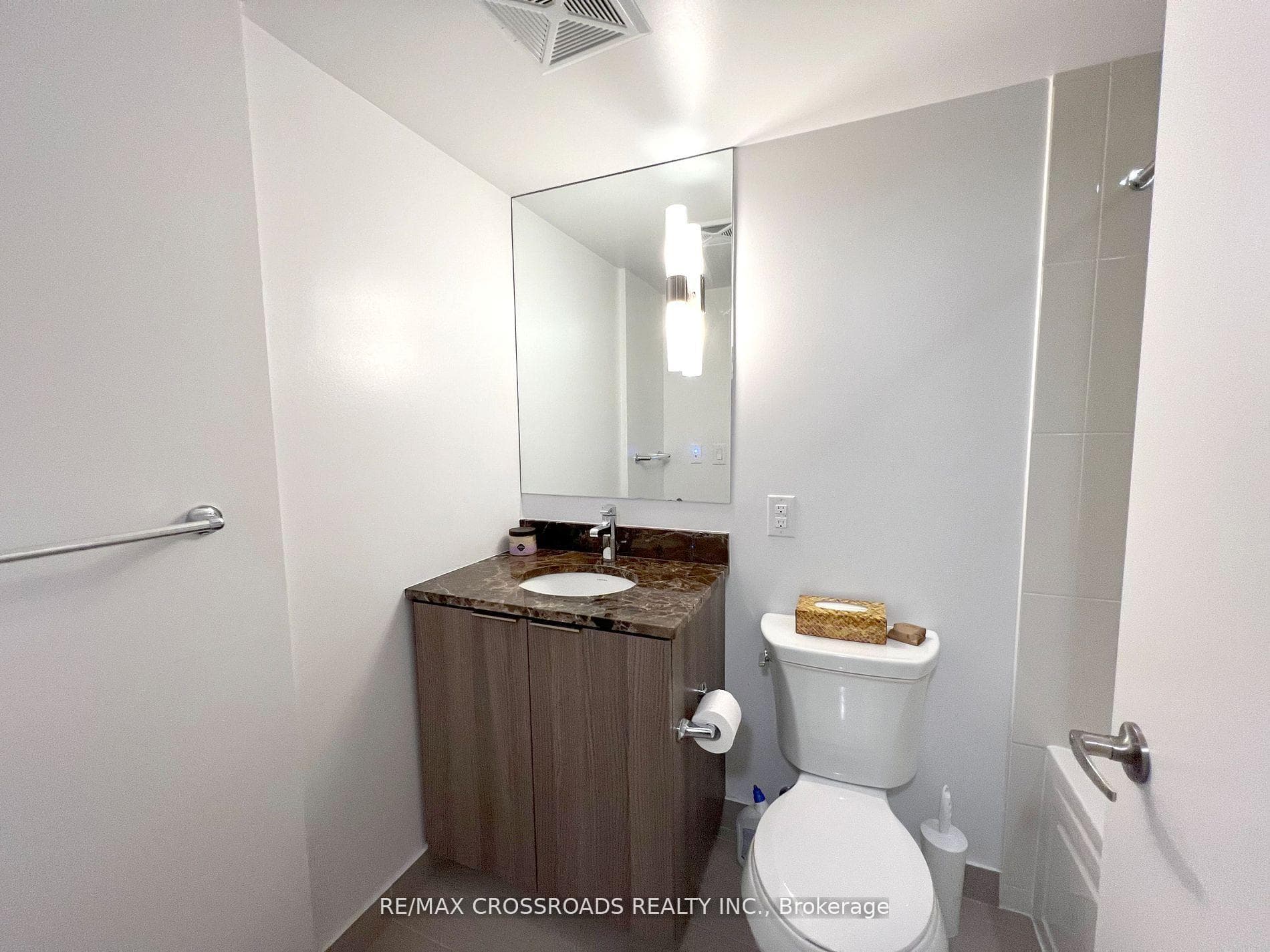 955 Bay Street Unit 626 photo 10
