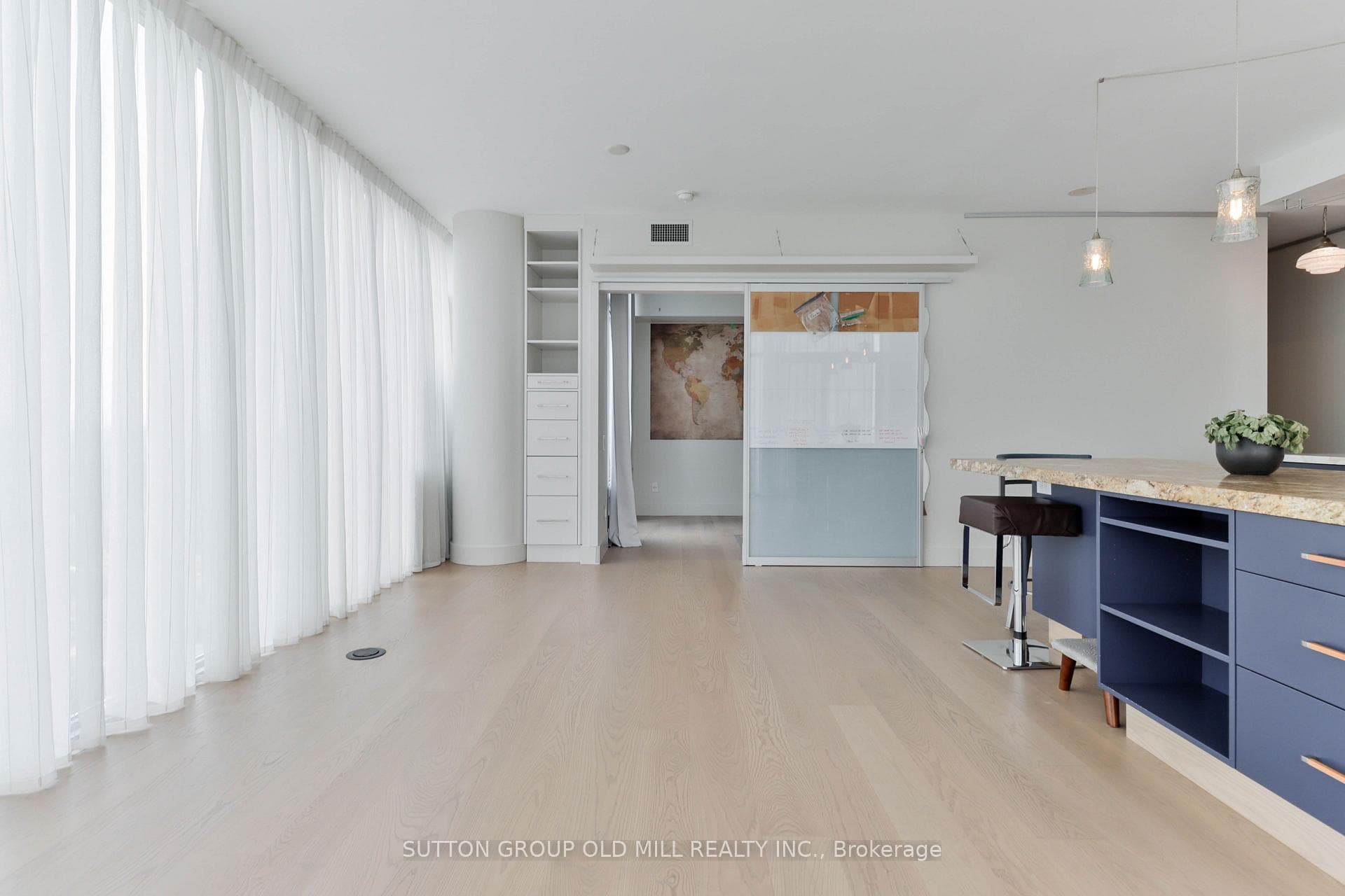 105 The Queensway N/A Unit 2110 photo 15