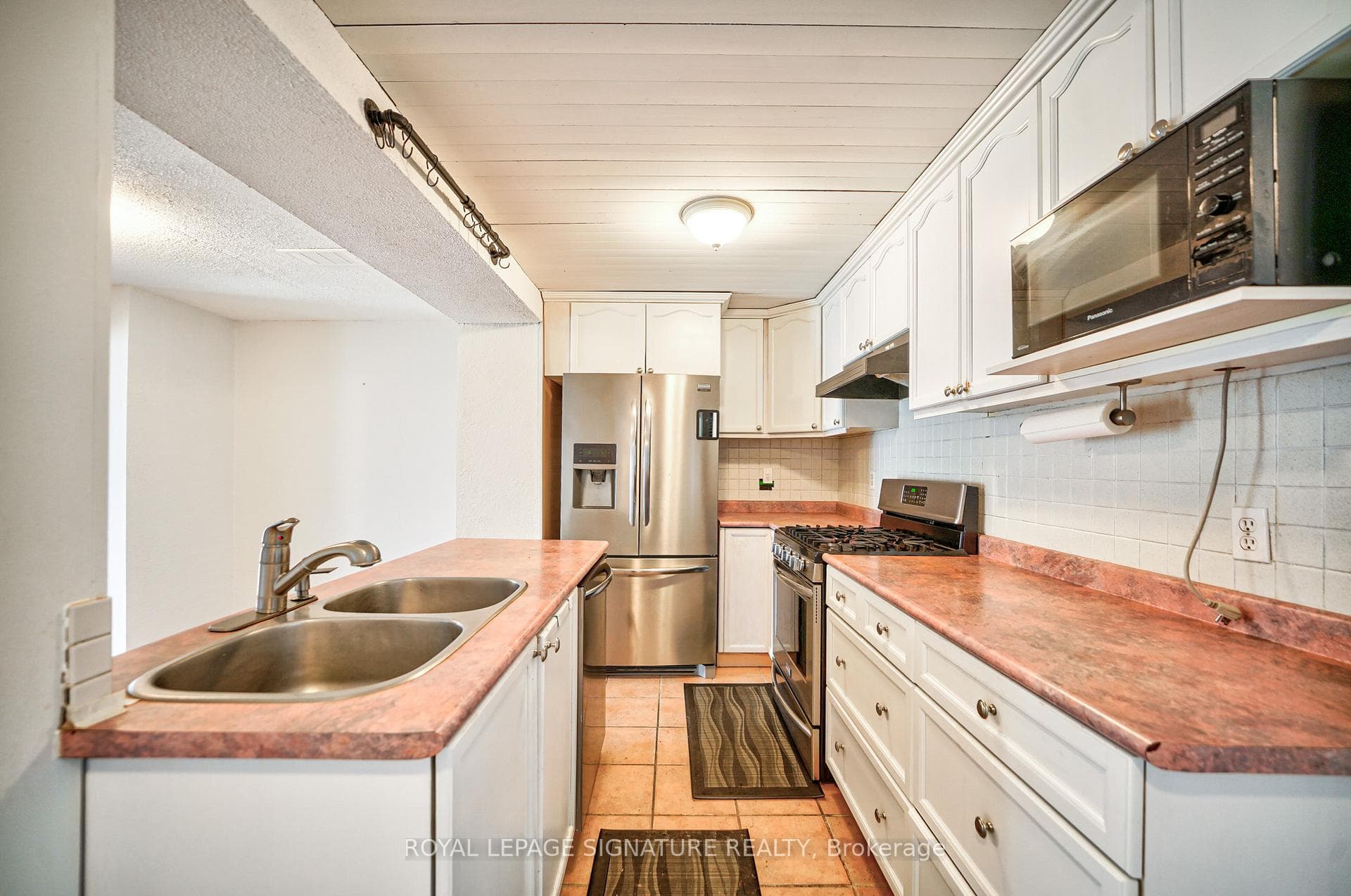 16 Christie Crescent photo 9