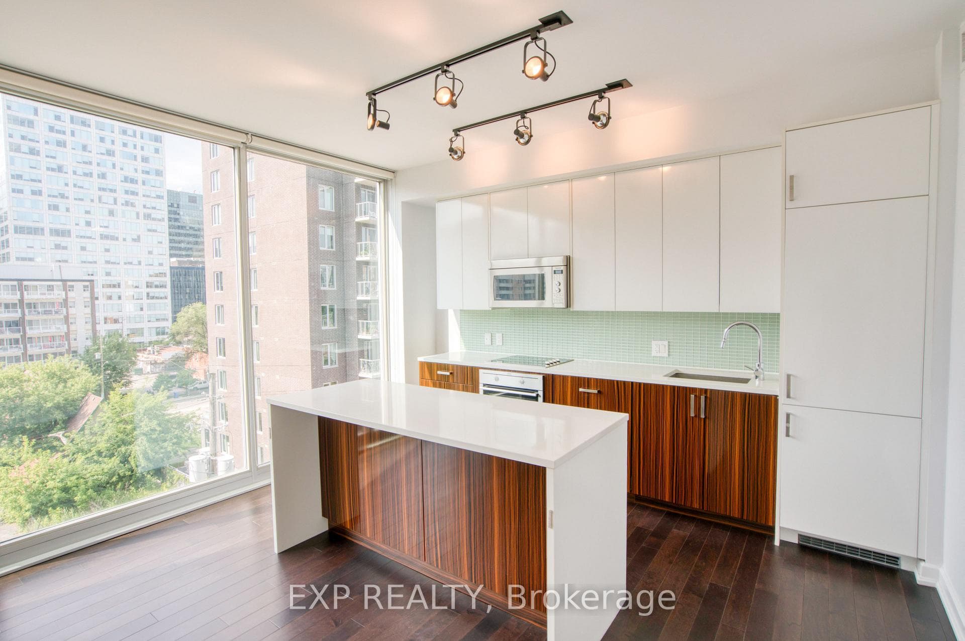 300 Lisgar Street Unit 603 photo 32