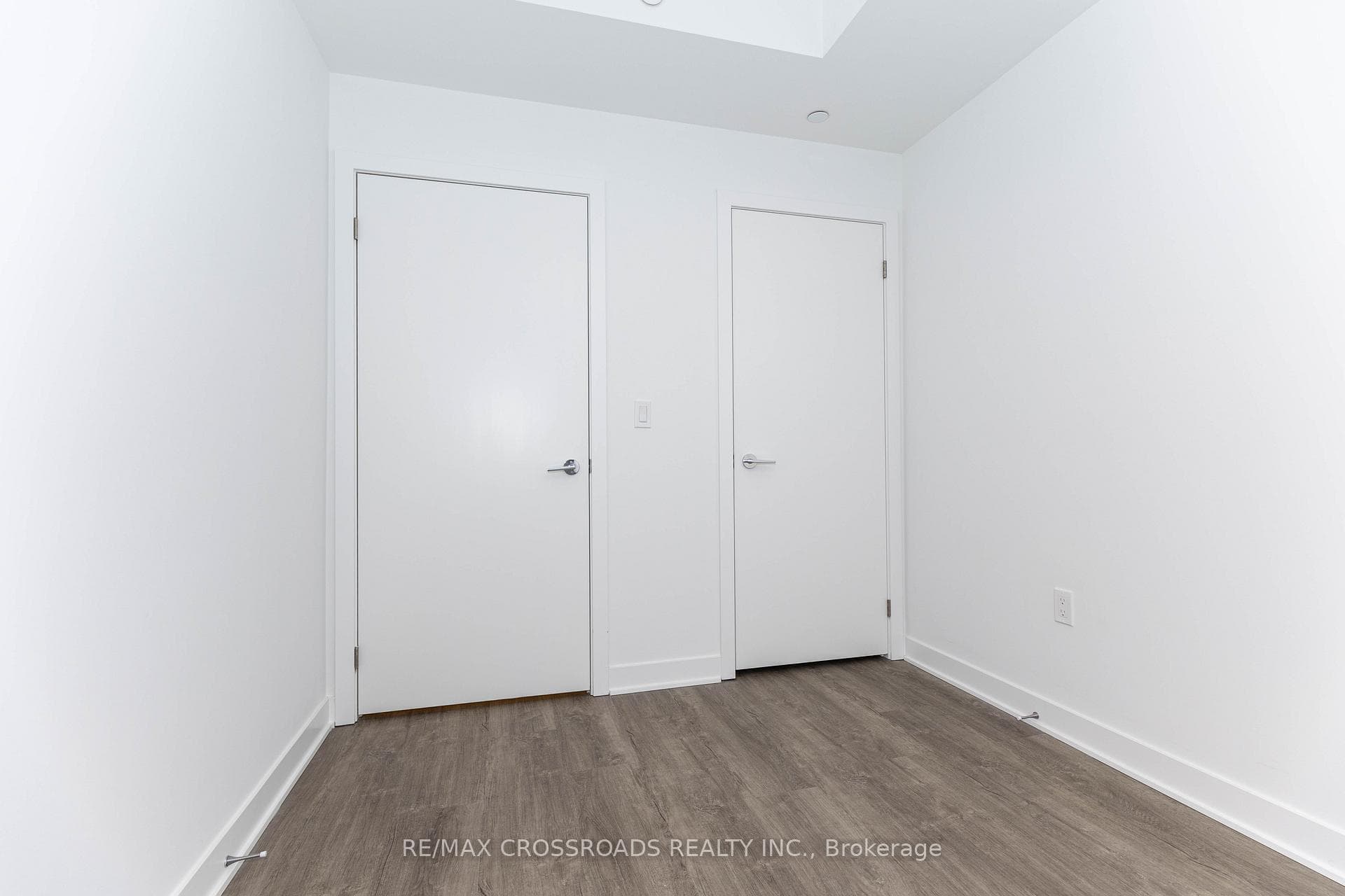 1037 The Queensway N/A Unit 312 photo 30