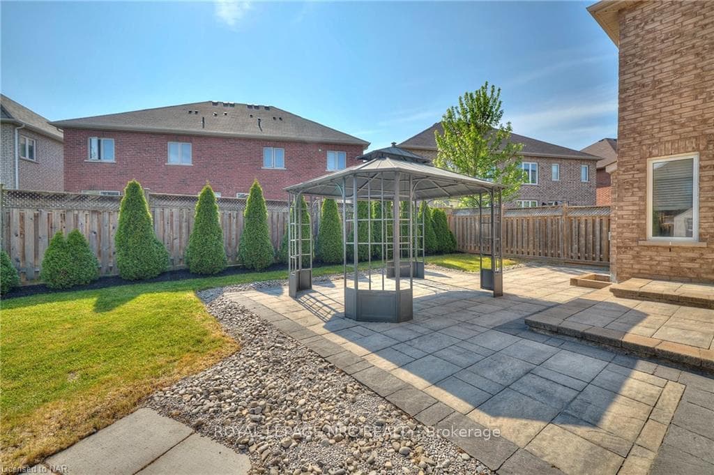 16 Durham Way photo 36