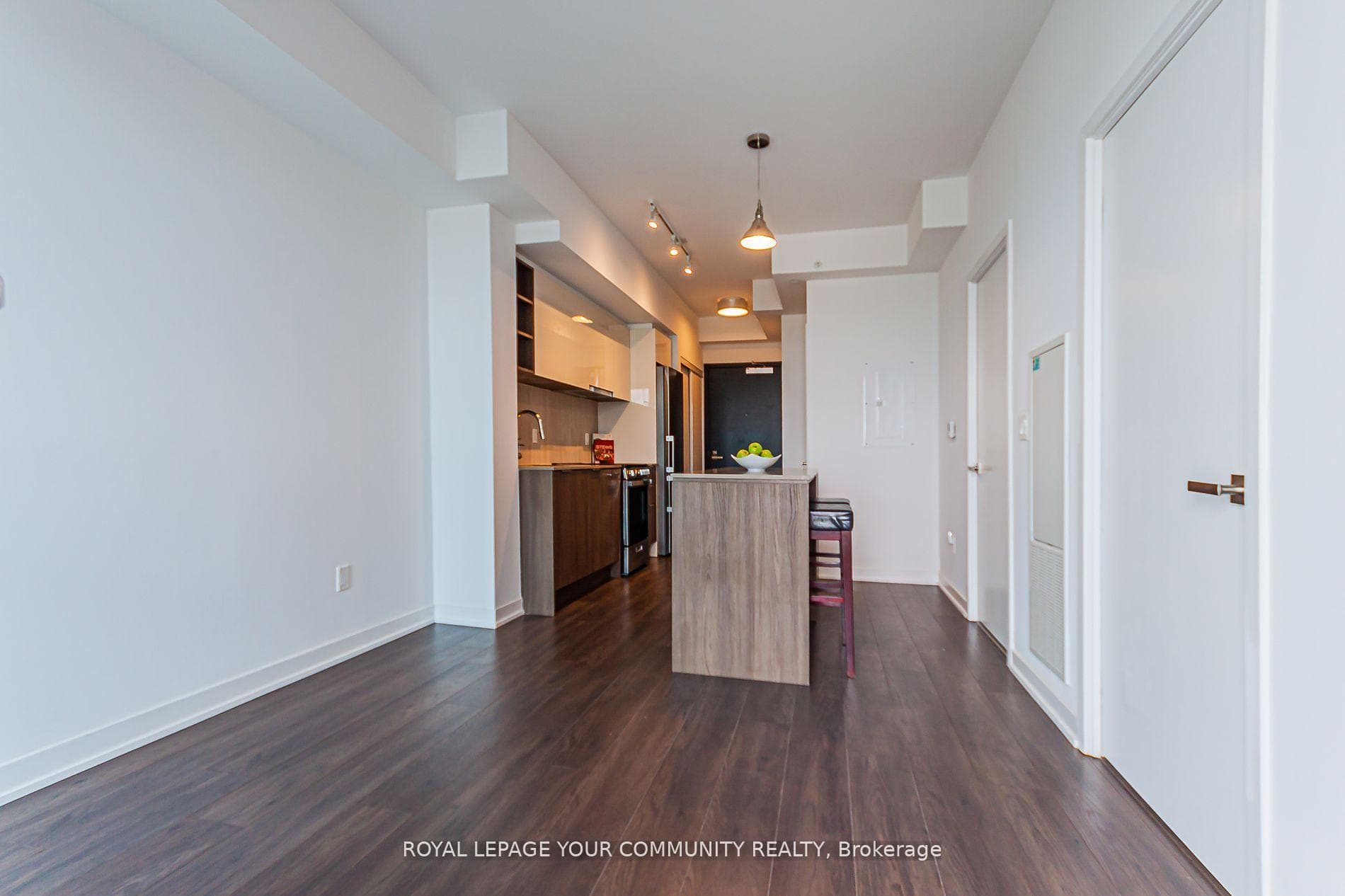 31 Tippett Road Unit 1516 photo 18