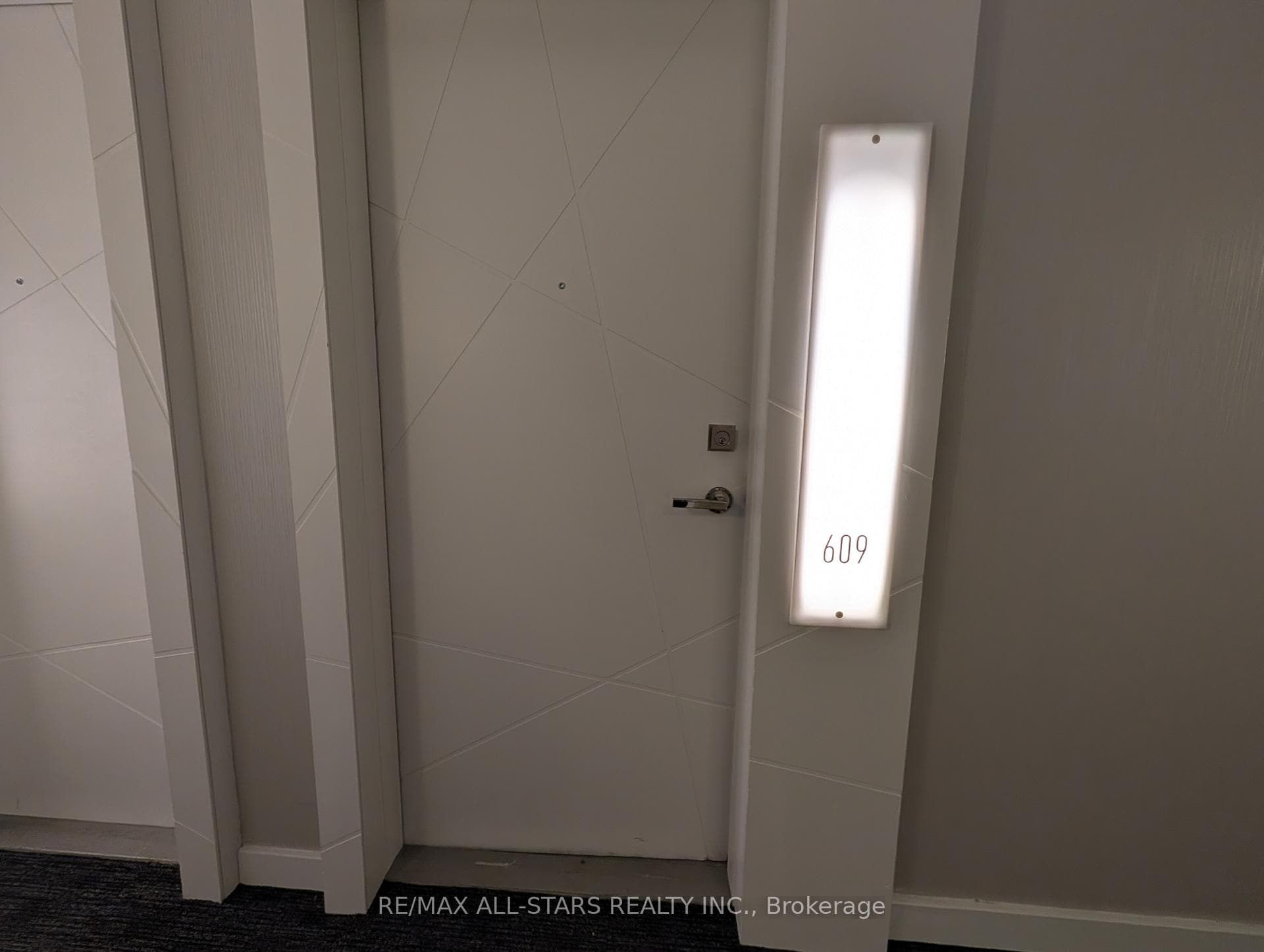 14 York Street Unit 609 photo 2