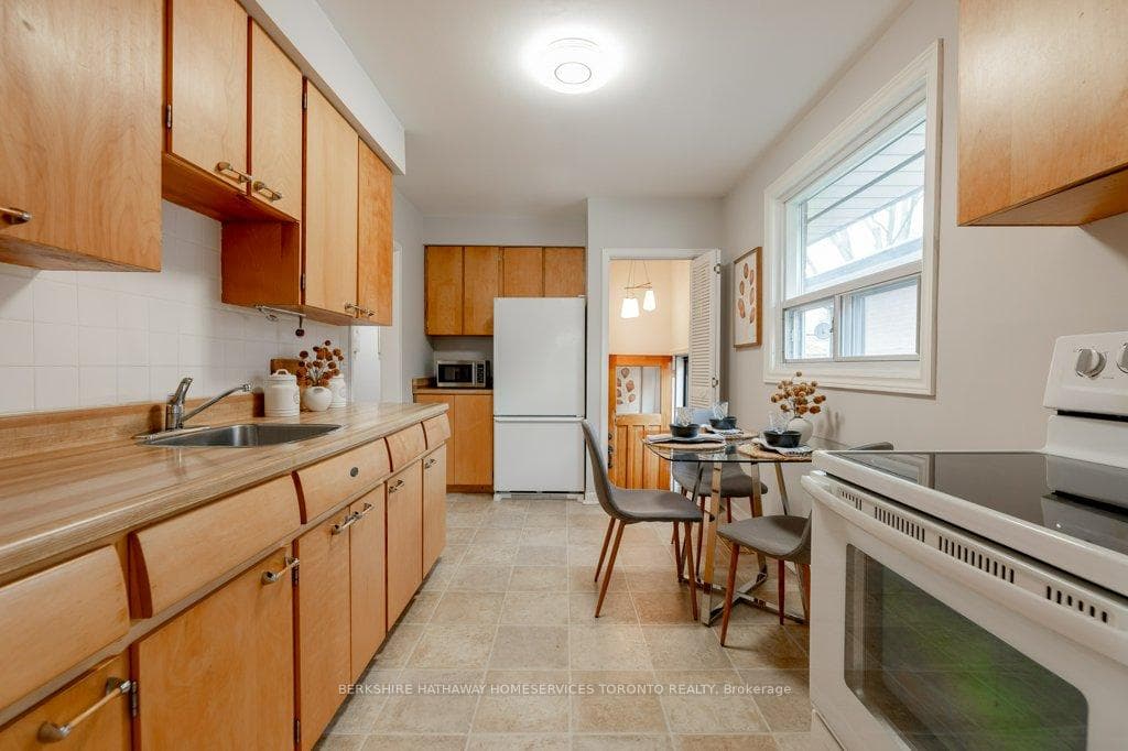 Well Maintained Hanover Kitchen