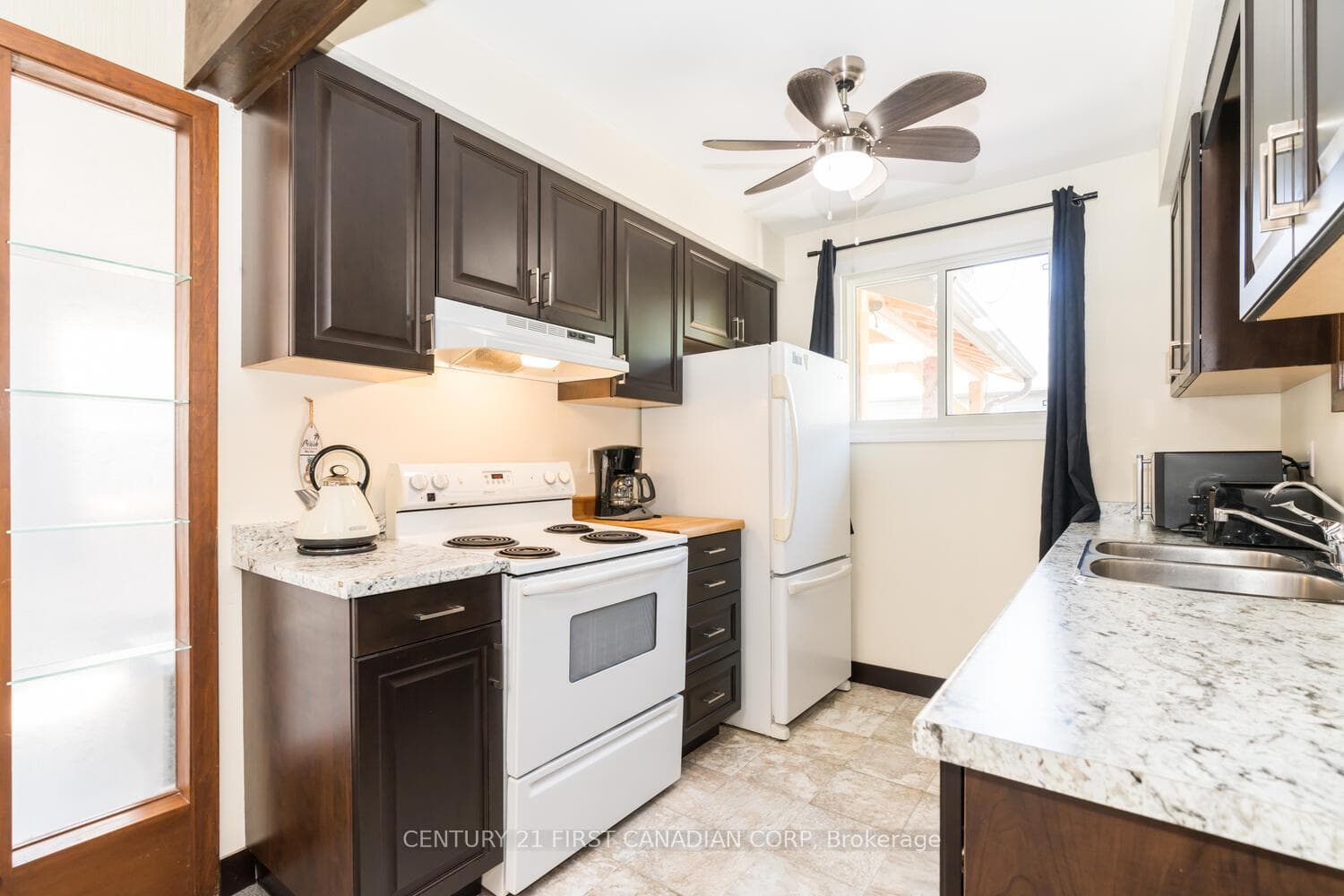 7585 Biddulph Street photo 7