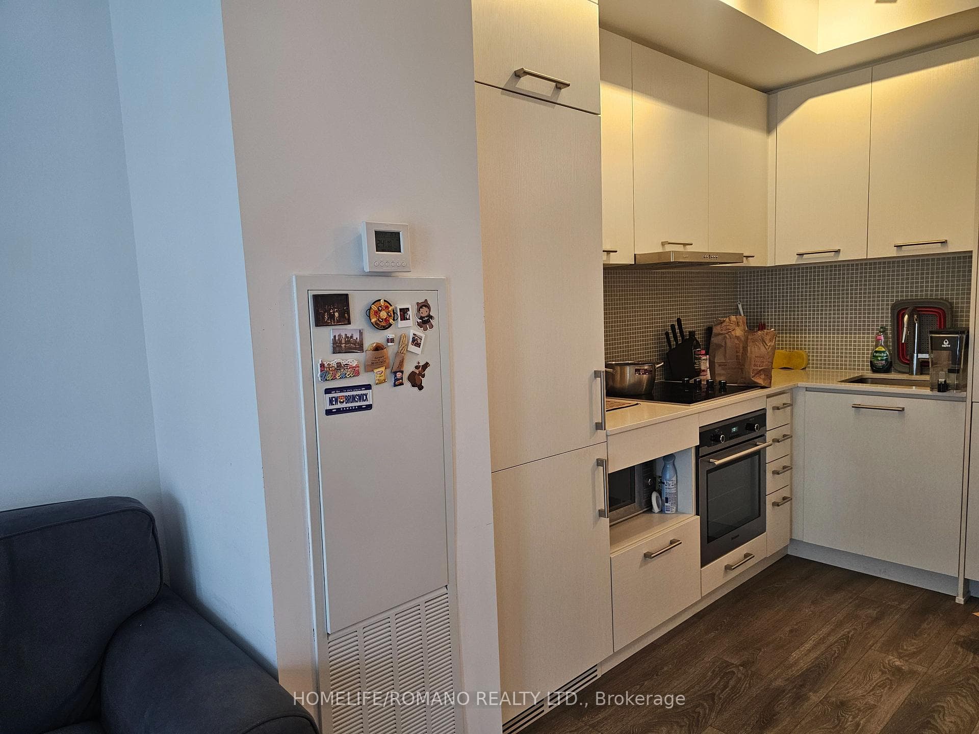 87 Peter Street Unit 2016 photo 1