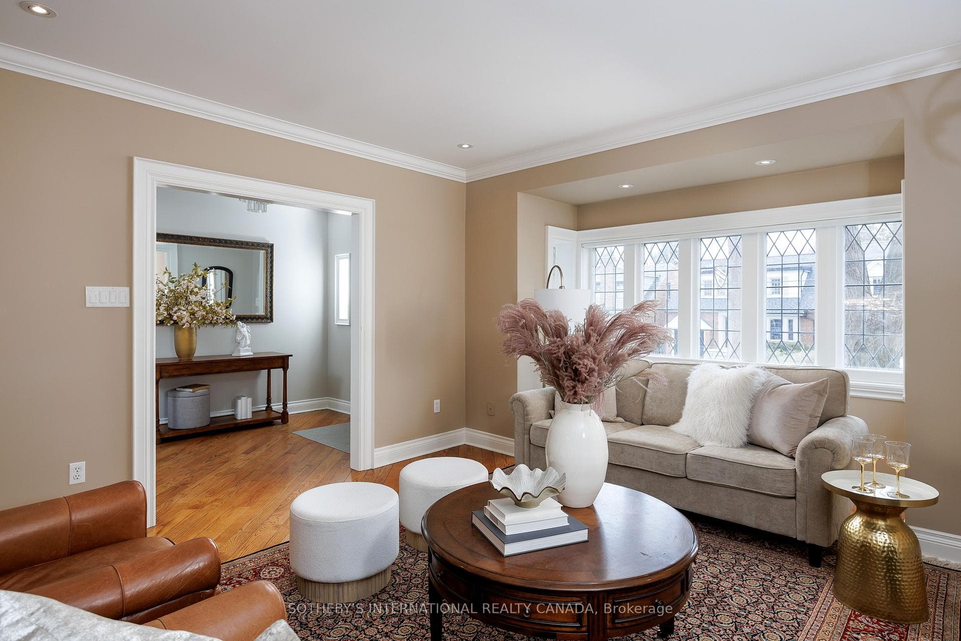 37 Thompson Avenue photo 4