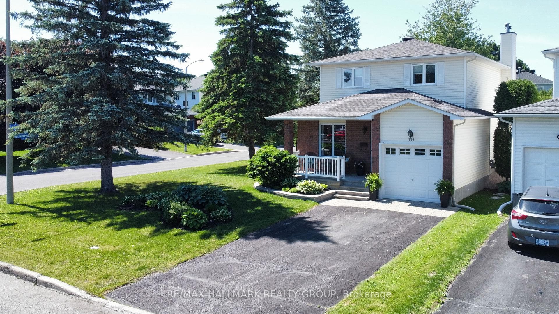FRONT YARD | no neighbours on east side