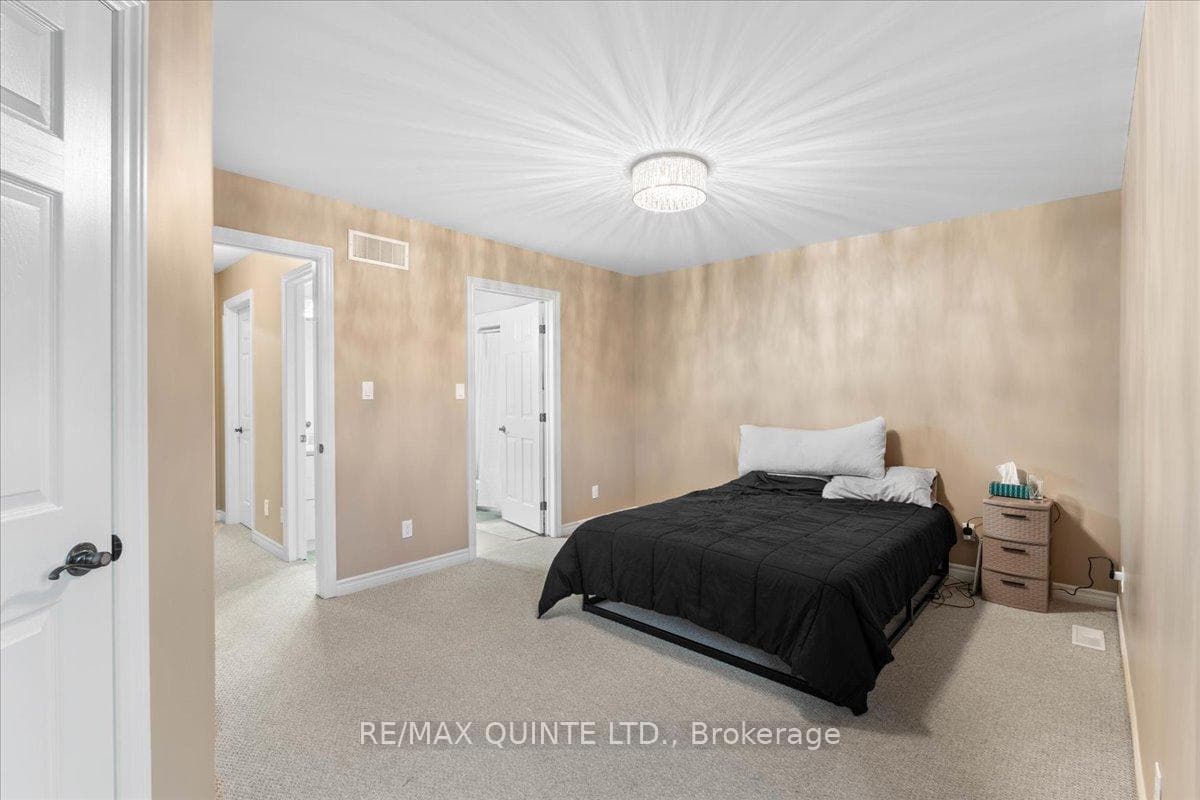 54 Princeton Place photo 13