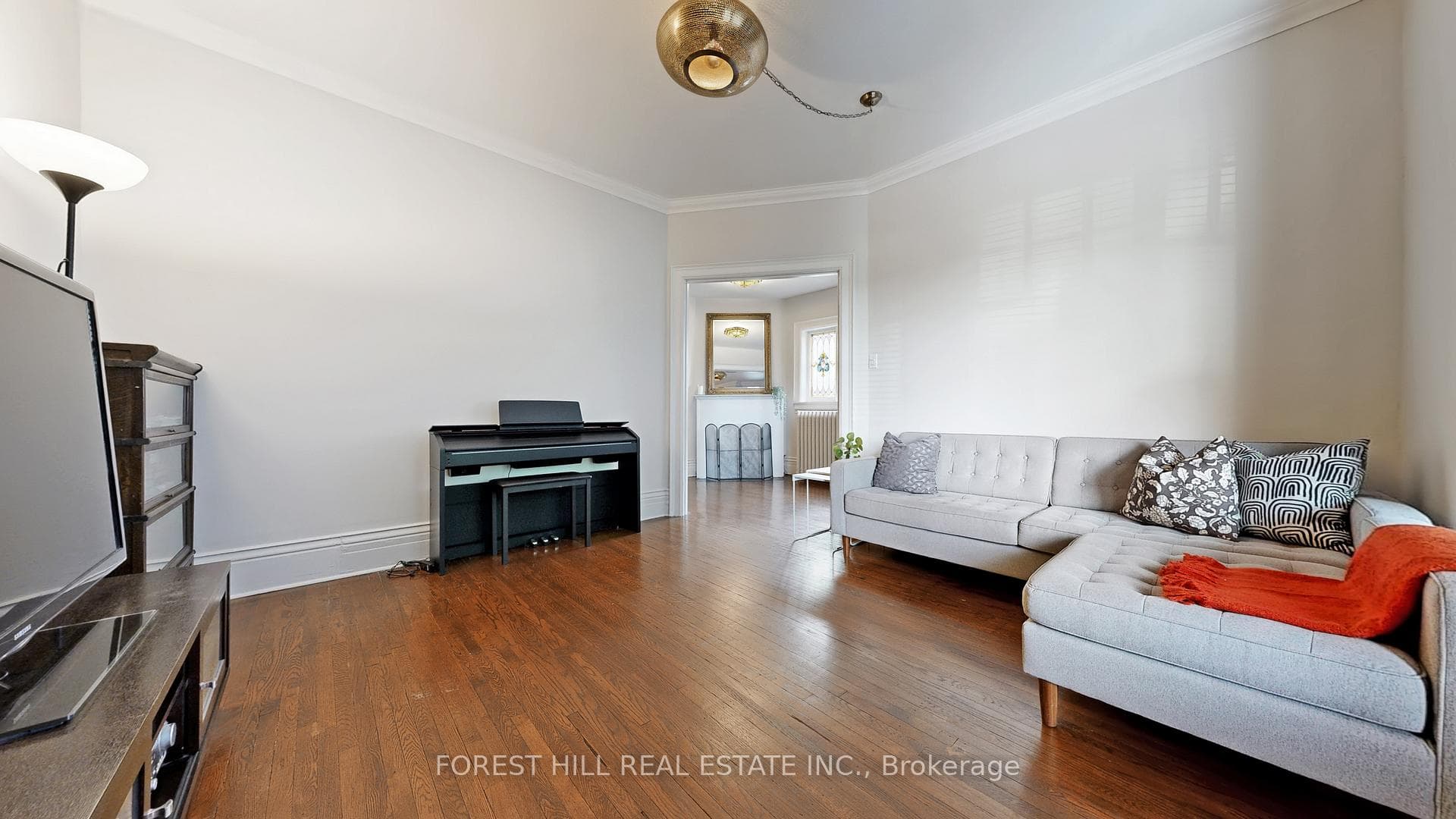 56 Triller Avenue photo 6