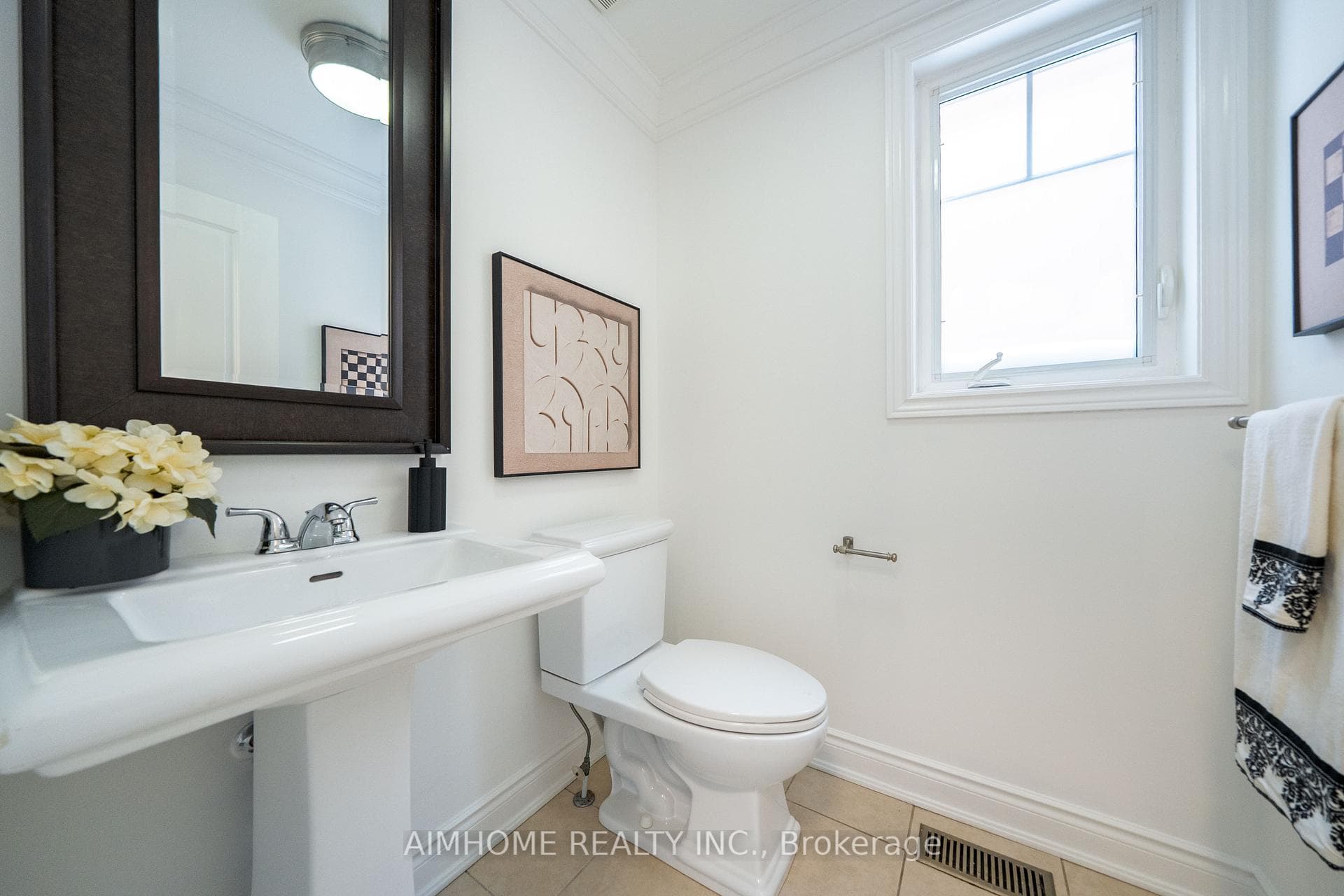 15 Rowley Street photo 24
