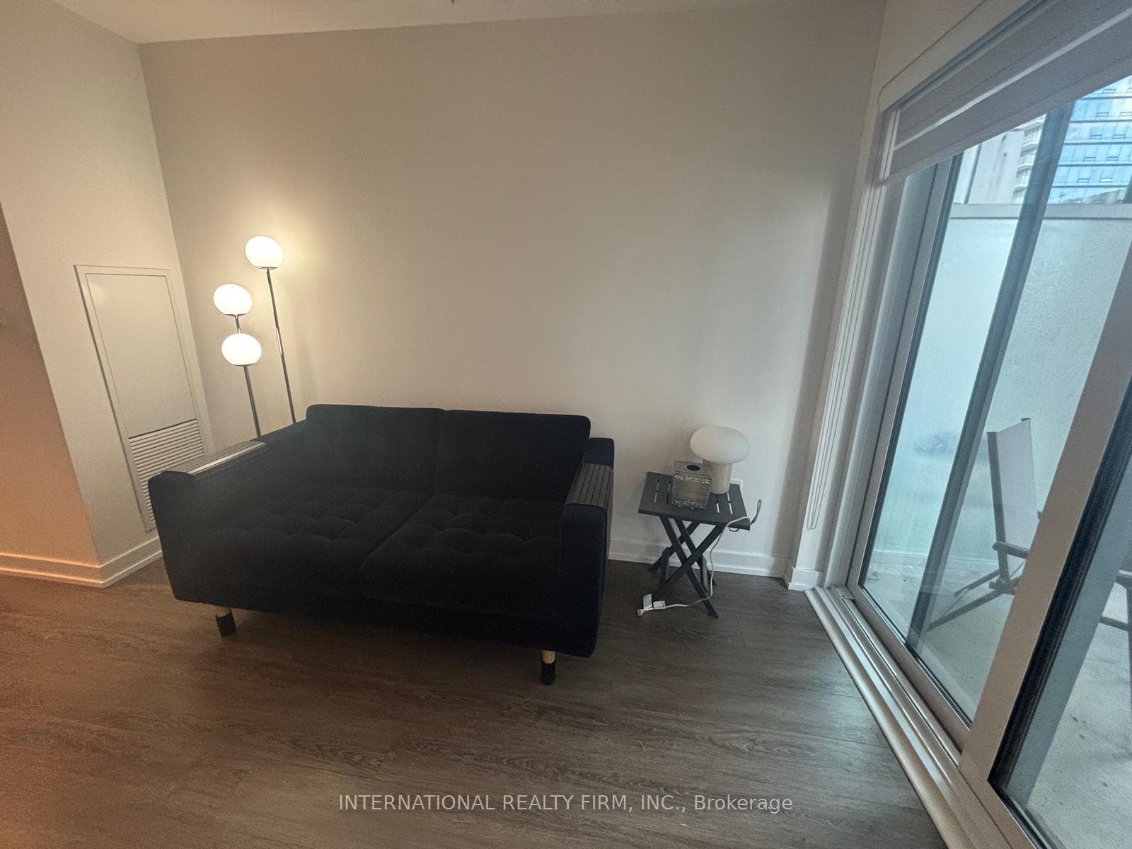 1 Yorkville Avenue Unit 607 photo 8