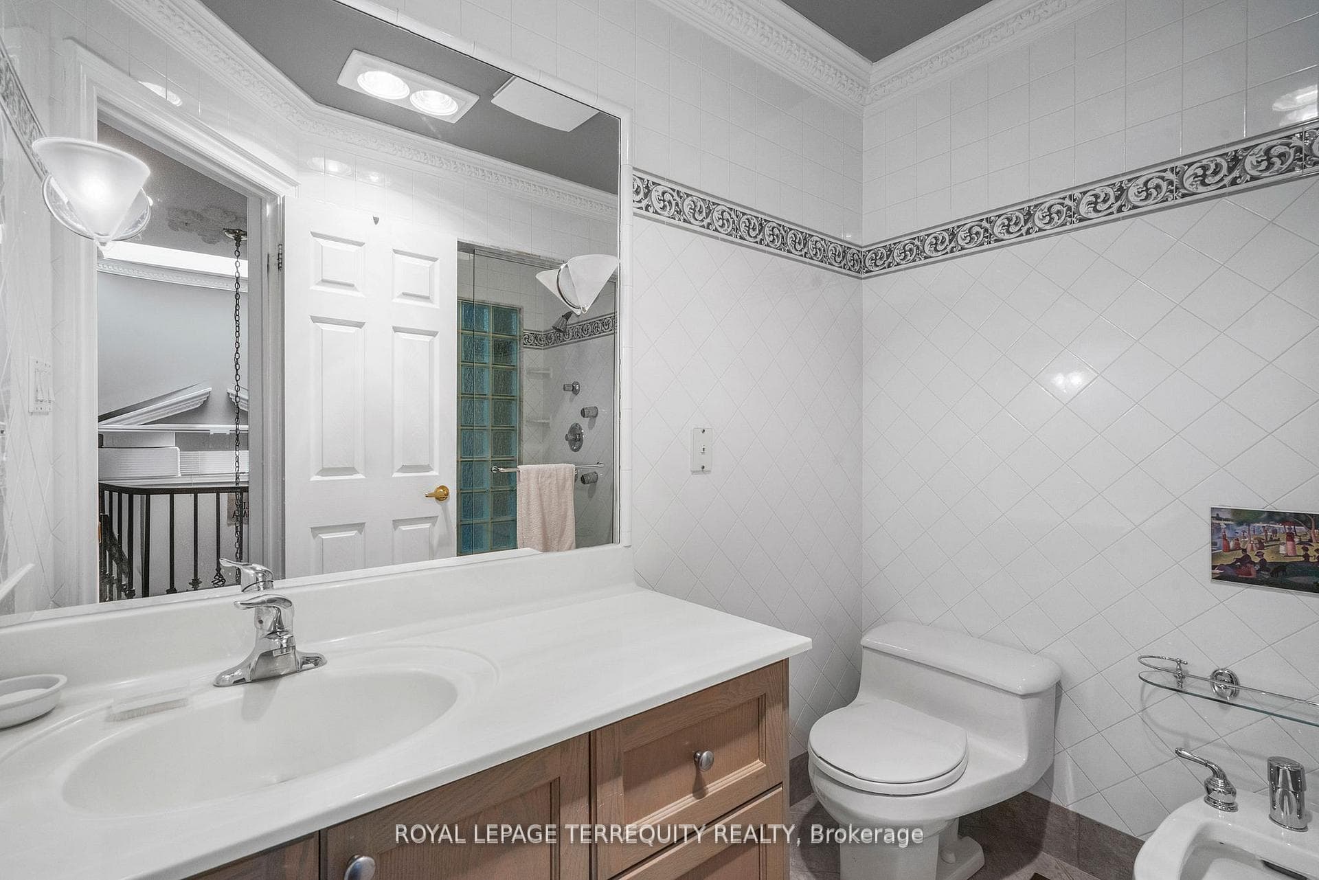 197 La Rose Avenue Unit 18 photo 29