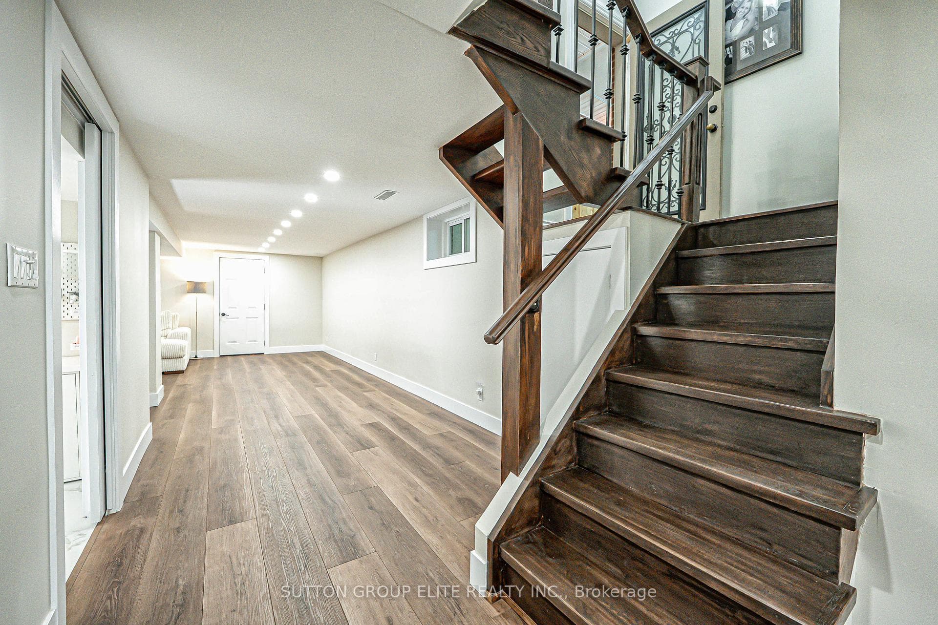 445 Abruz Boulevard photo 30