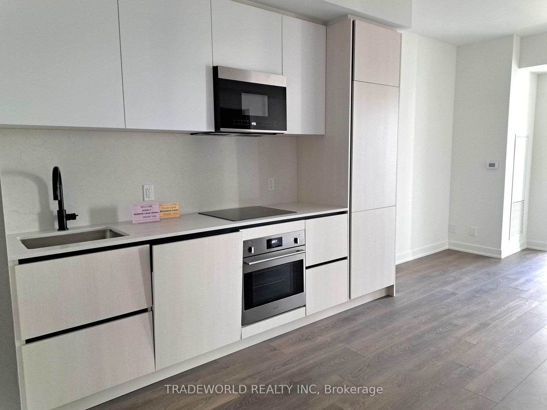 108 Peter Street Unit 2305 photo 3