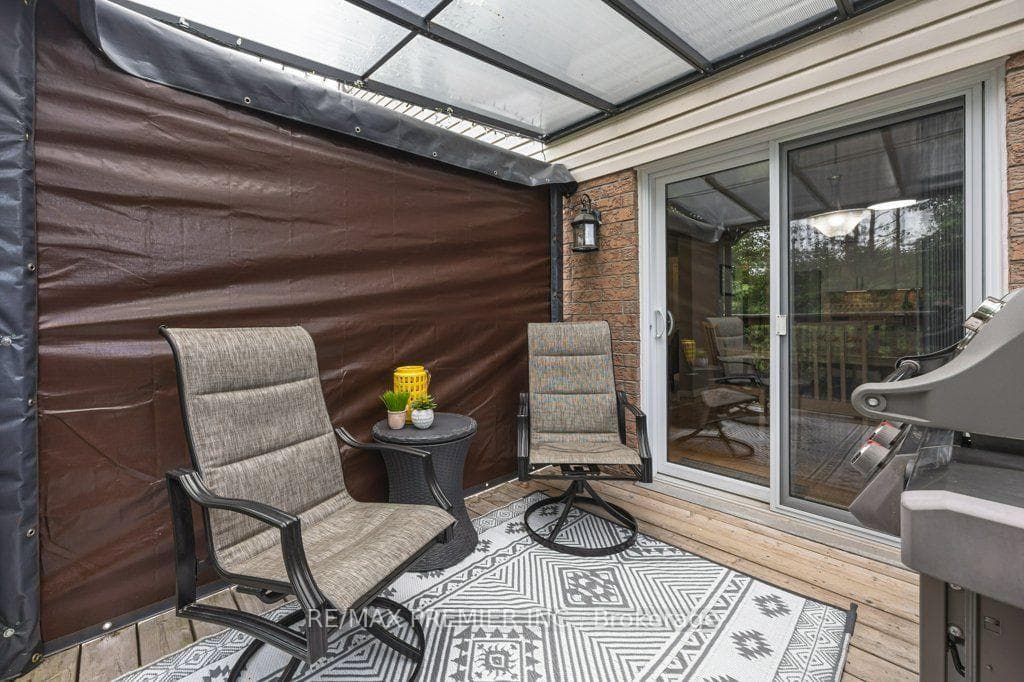 93 Kate Aitken Crescent photo 13