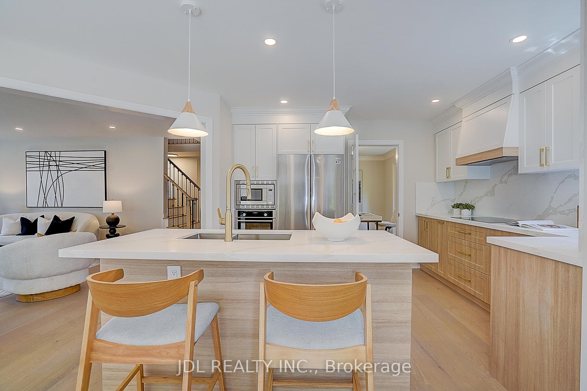 148 Manhattan Drive photo 18