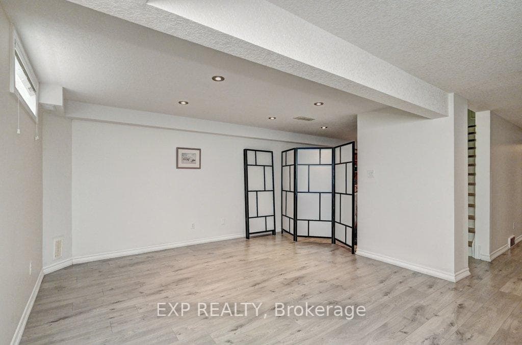 795 Laurelwood Drive Unit C11 photo 23