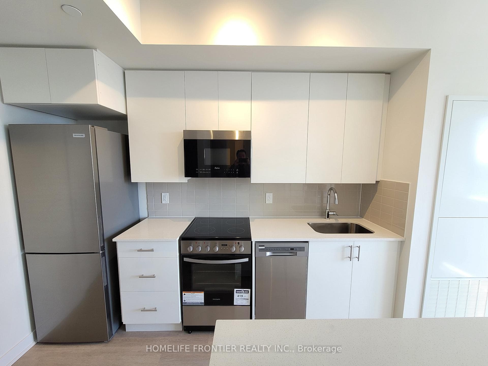15 Ellerslie Avenue Unit 2504 photo 4