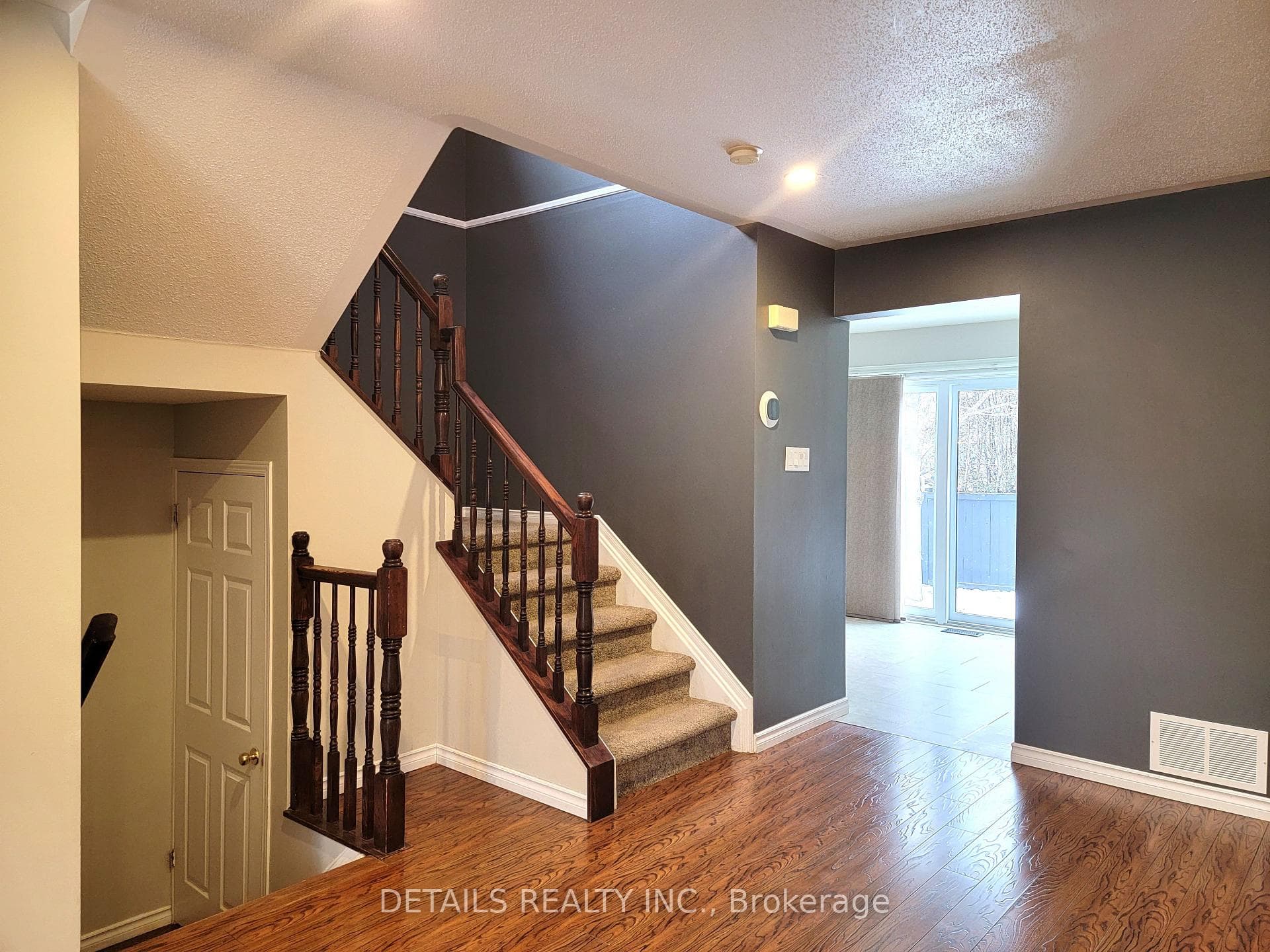 171 WINDHURST Drive photo 9