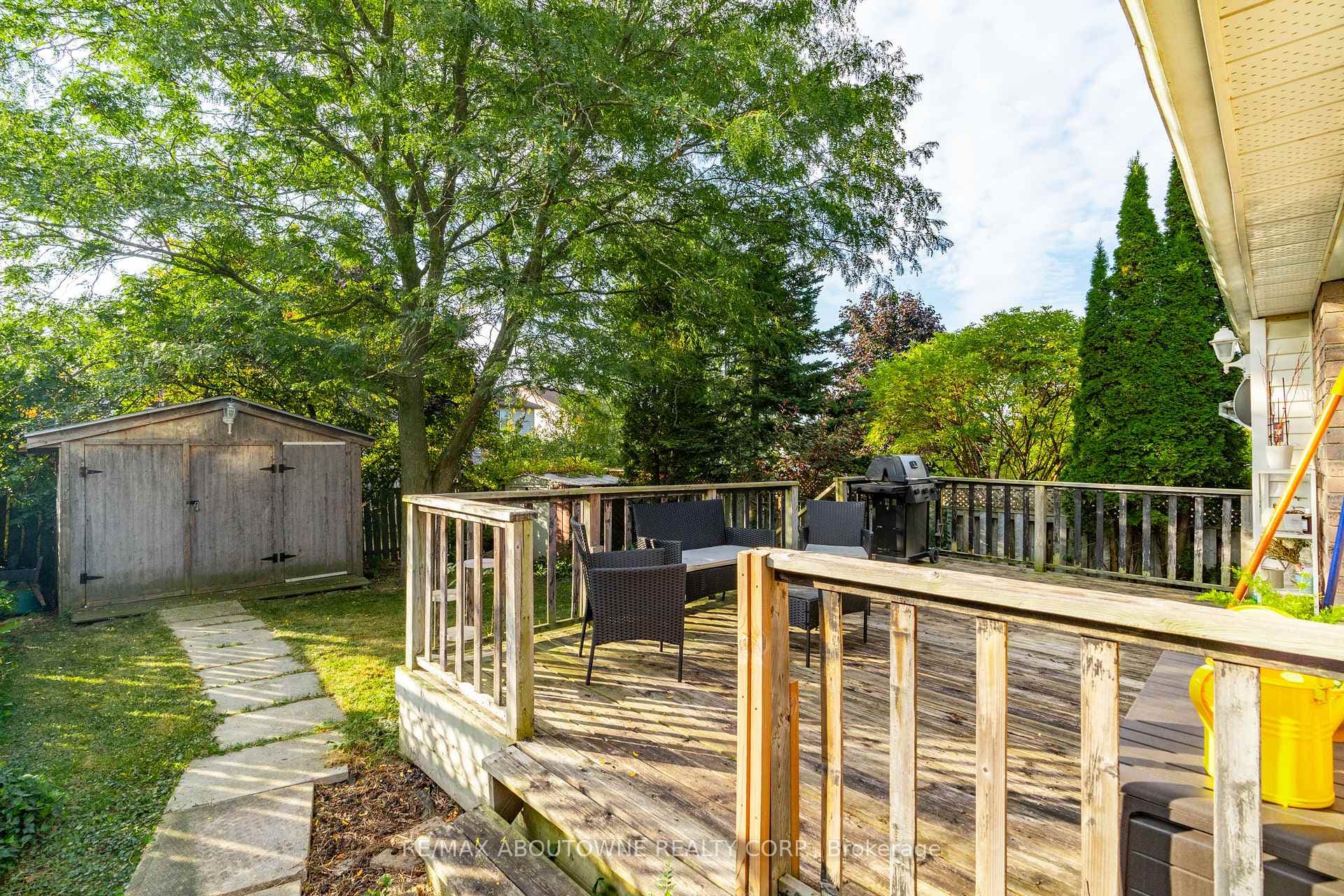 20 Moss Place photo 27
