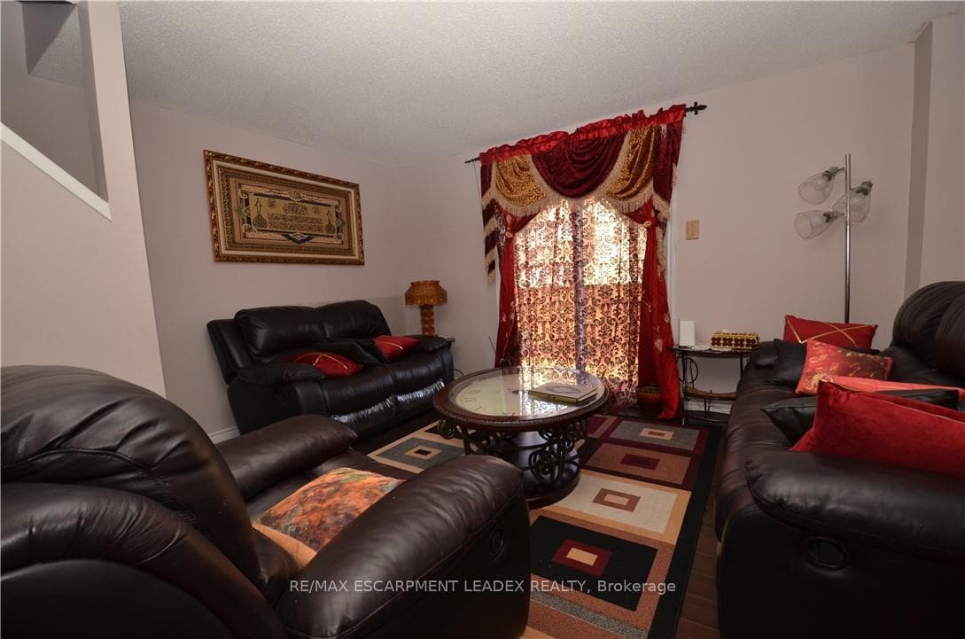 490 GREY Street Unit 23 photo 4